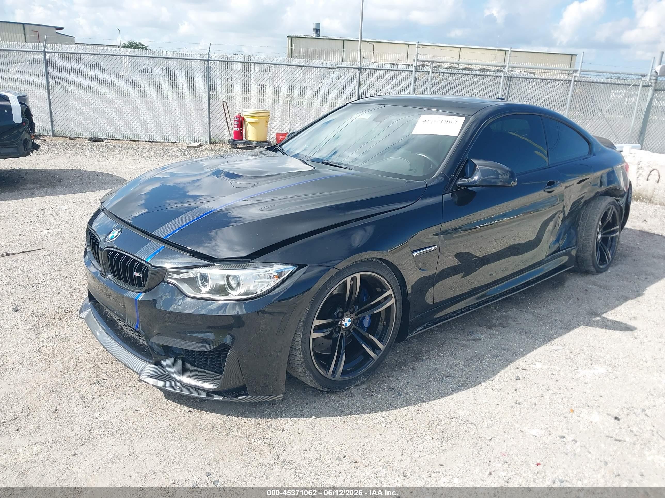 2015 Bmw M4   Black vin: WBS3R9C51FK334526