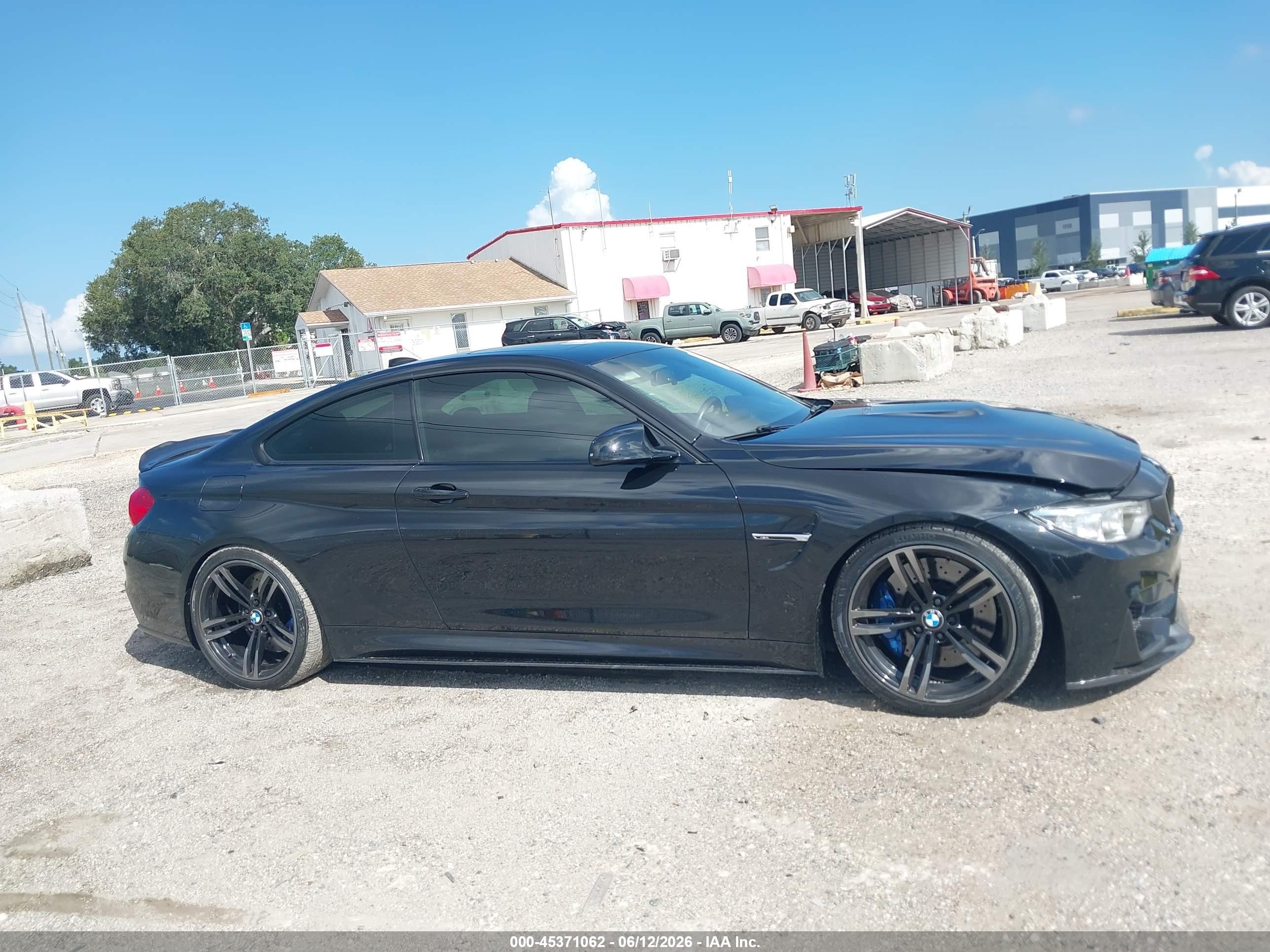 2015 Bmw M4   Black vin: WBS3R9C51FK334526