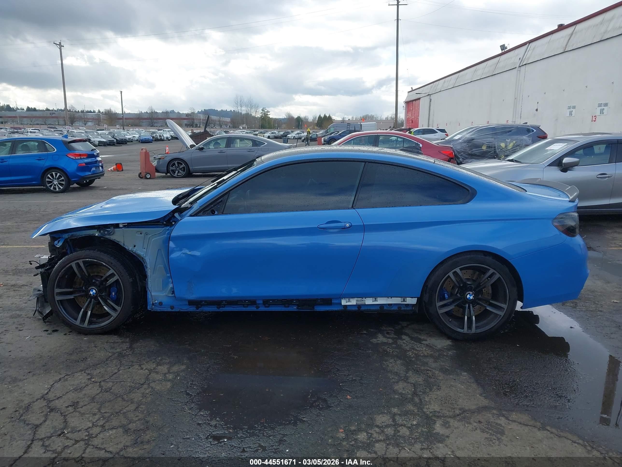 2016 Bmw M4   Blue vin: WBS3R9C52GK337999
