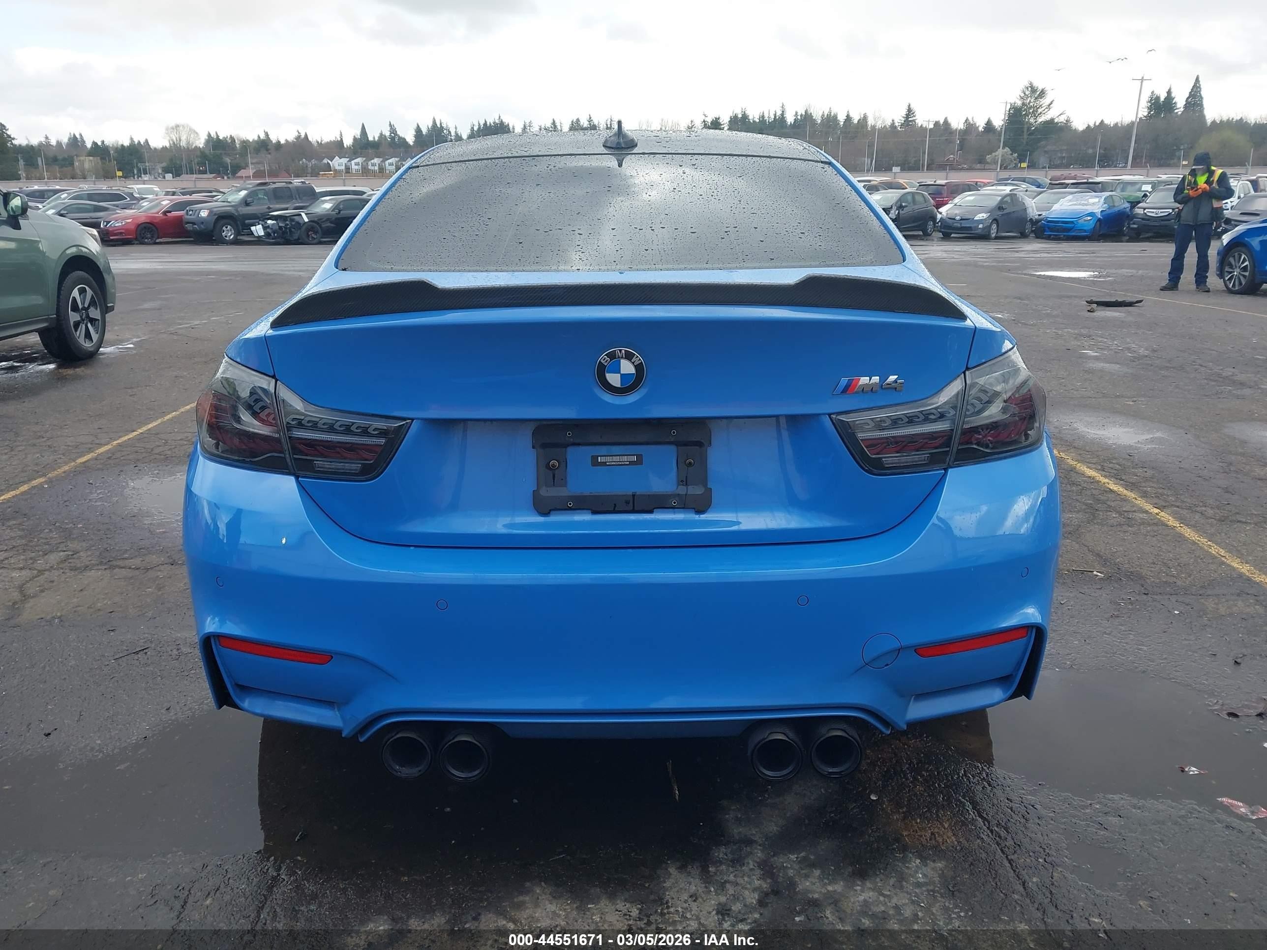 2016 Bmw M4   Blue vin: WBS3R9C52GK337999