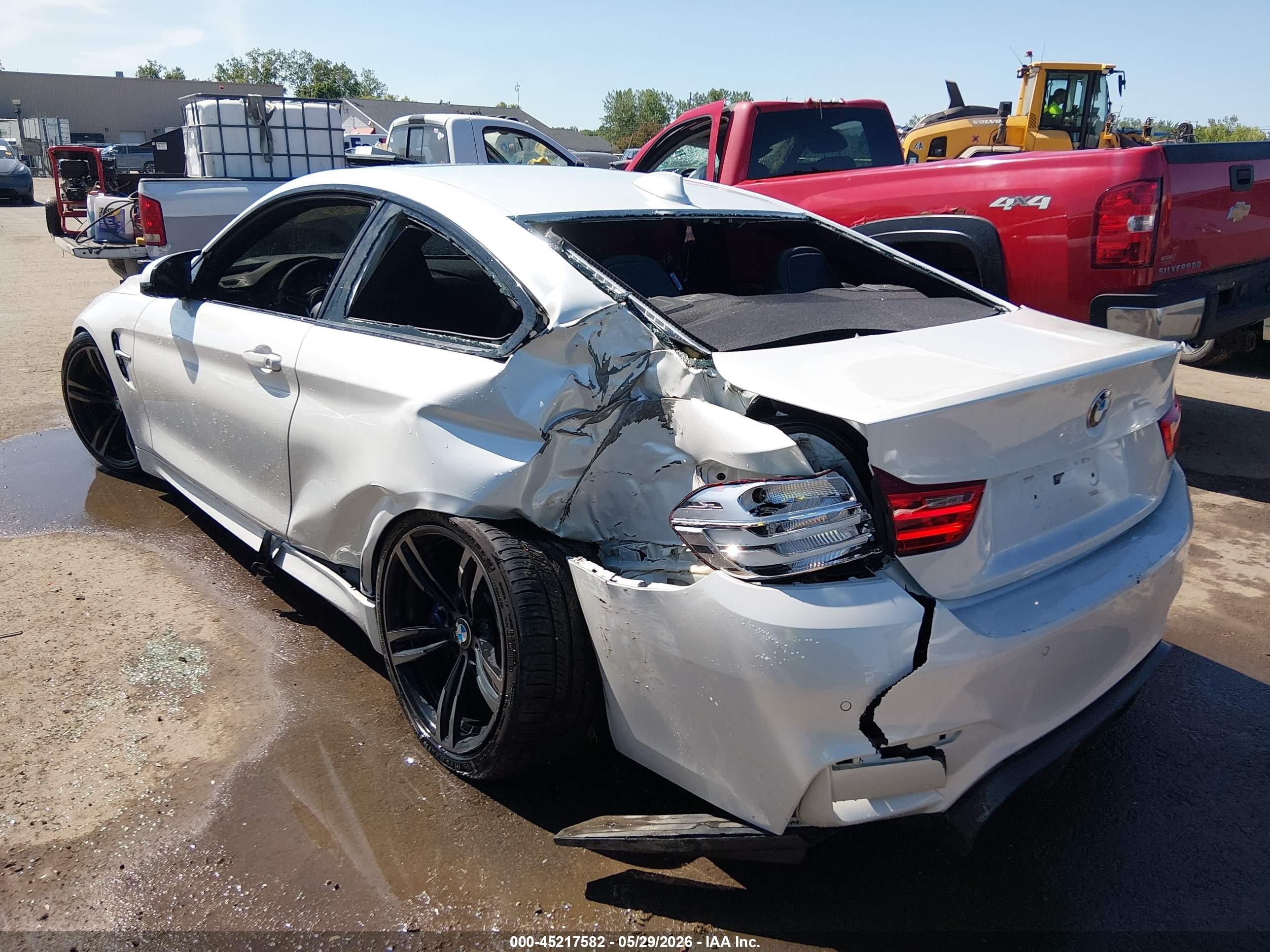 2015 Bmw M4 White vin: WBS3R9C54FK331216