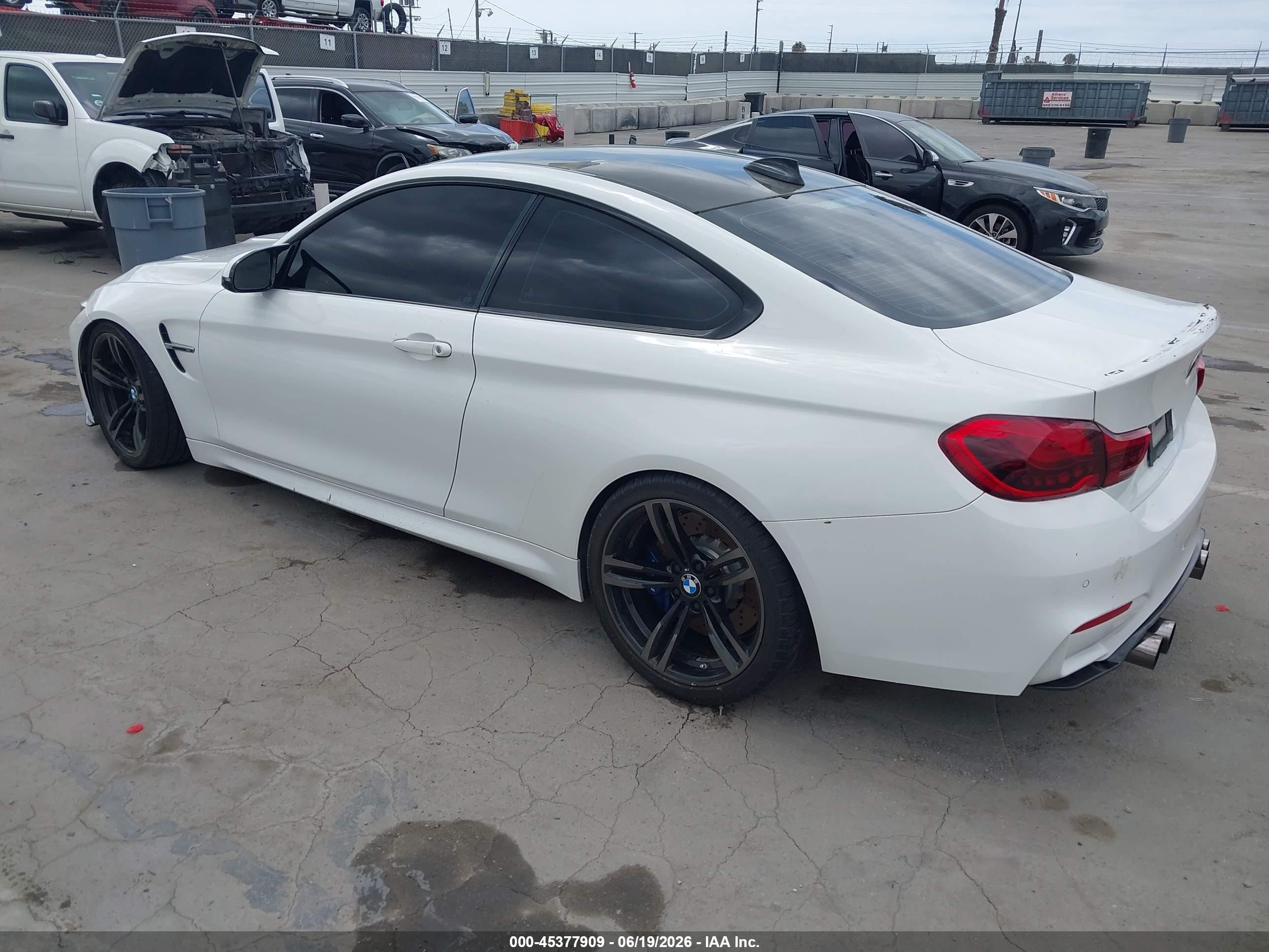 2015 Bmw M4 Белый vin: WBS3R9C55FK330432