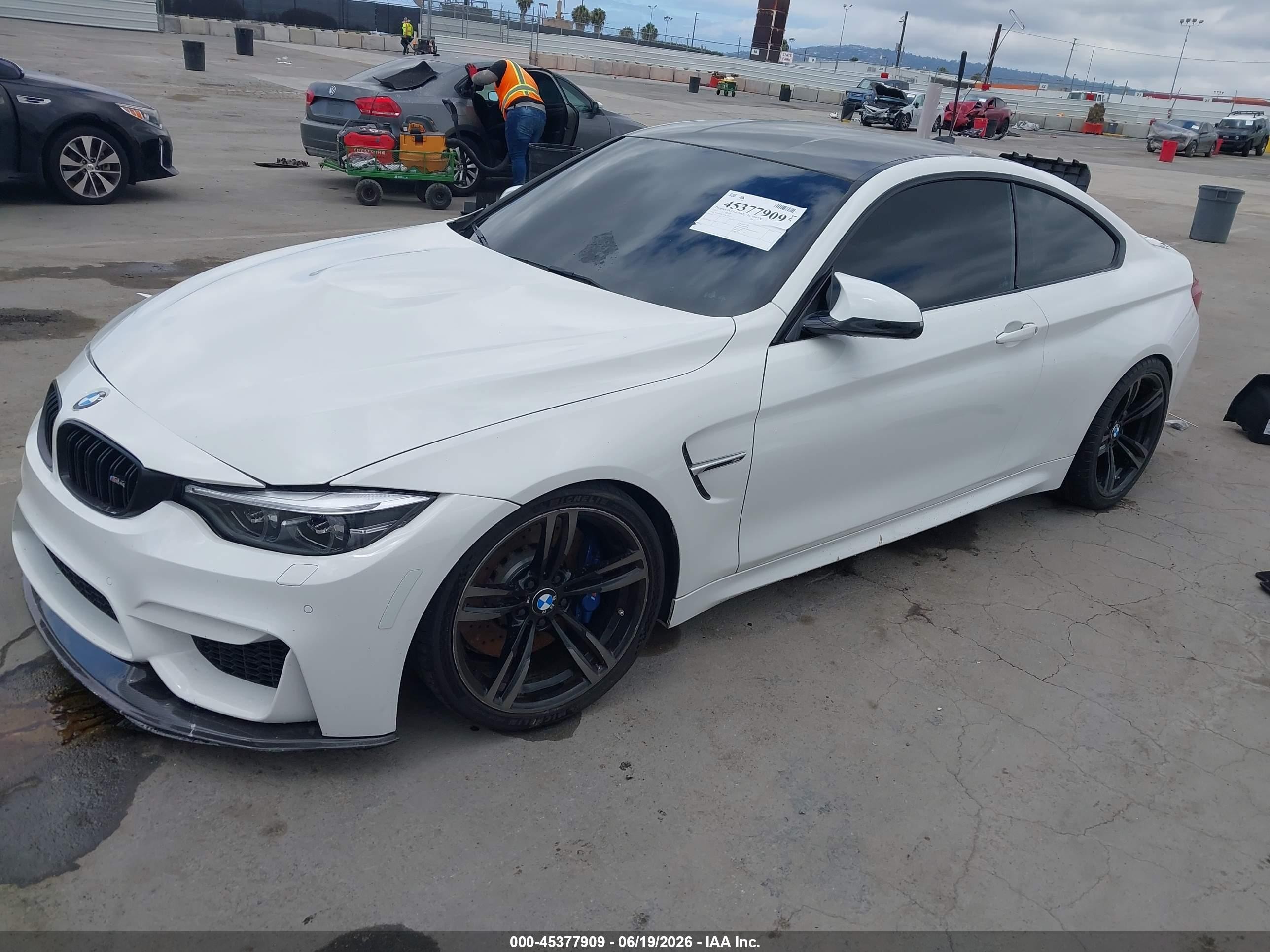 2015 Bmw M4 Белый vin: WBS3R9C55FK330432
