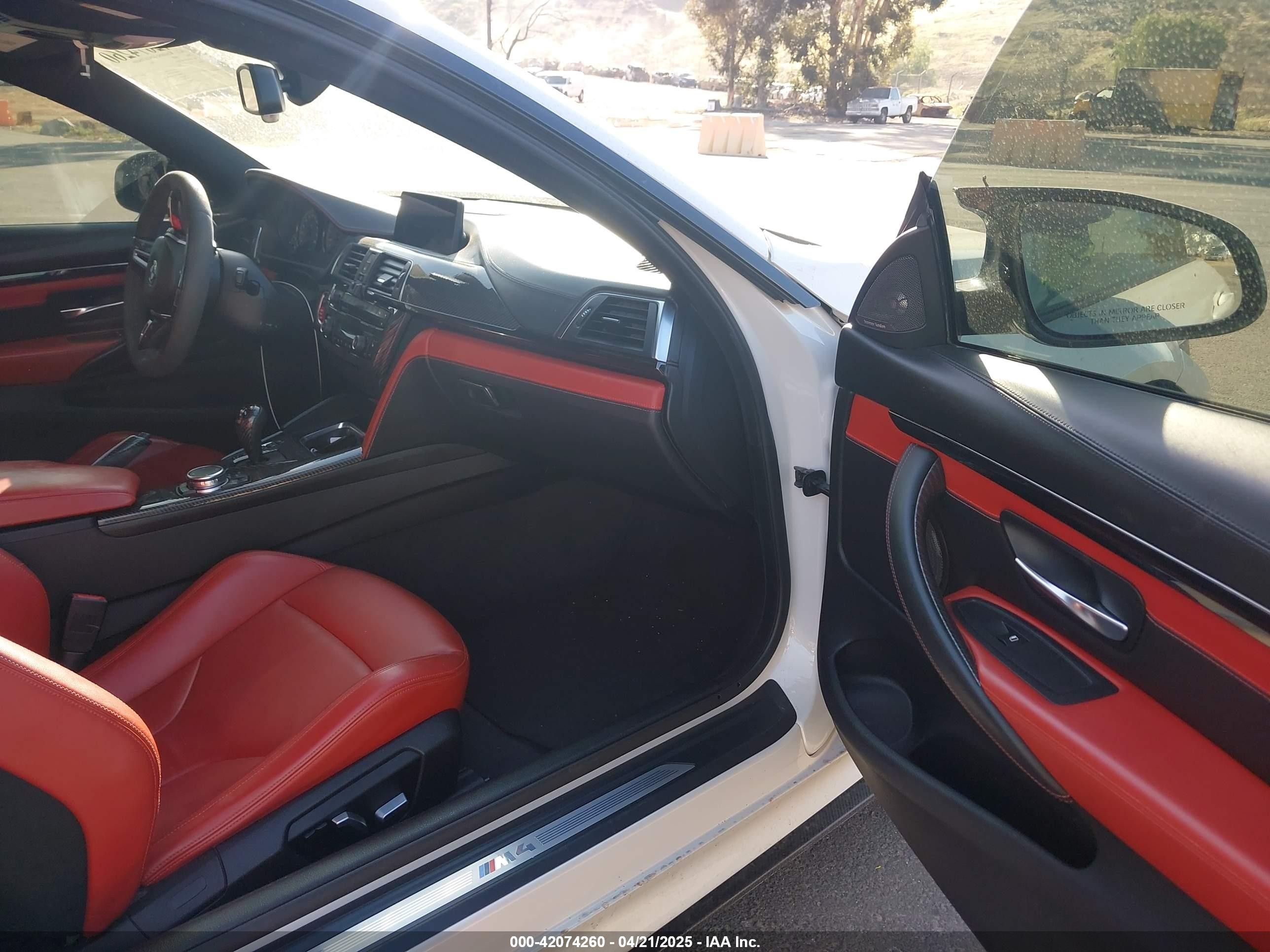 2016 Bmw M4   Белый vin: WBS3R9C57GK708526