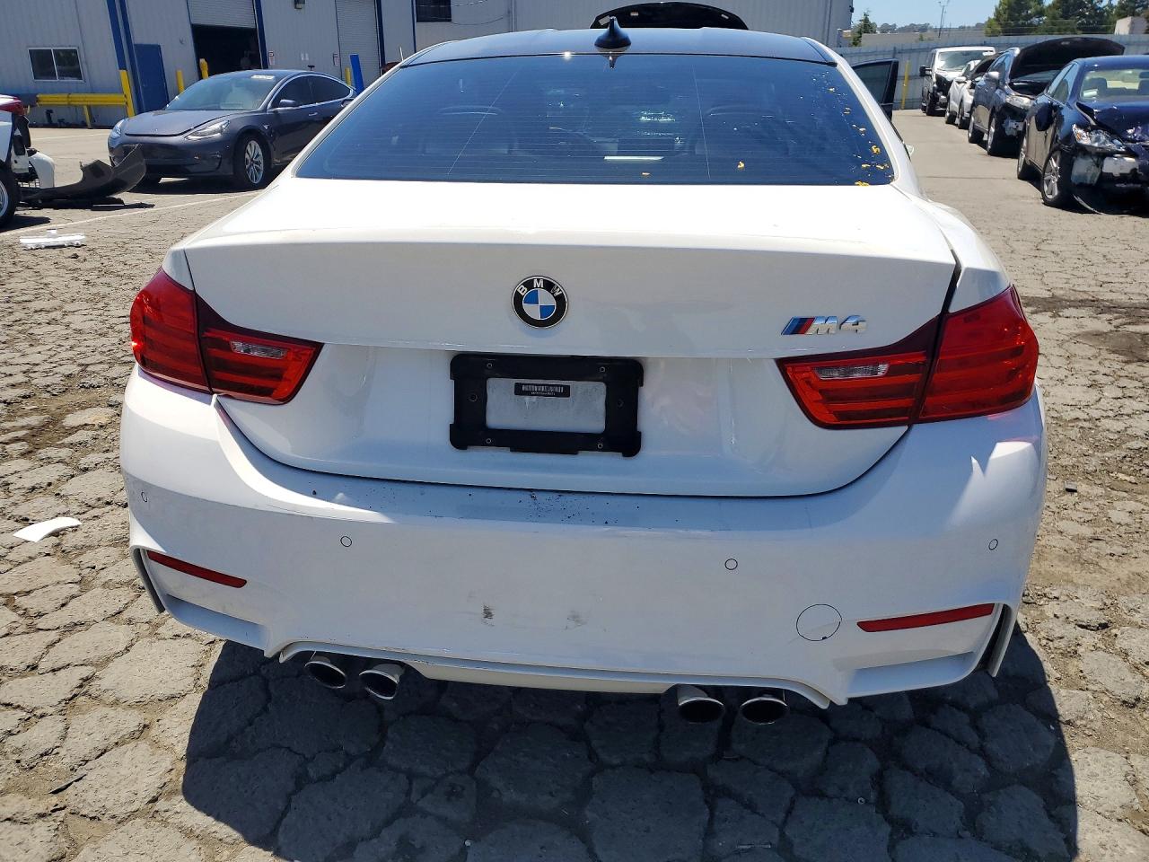 2015 Bmw M4 Белый vin: WBS3R9C58FK330070