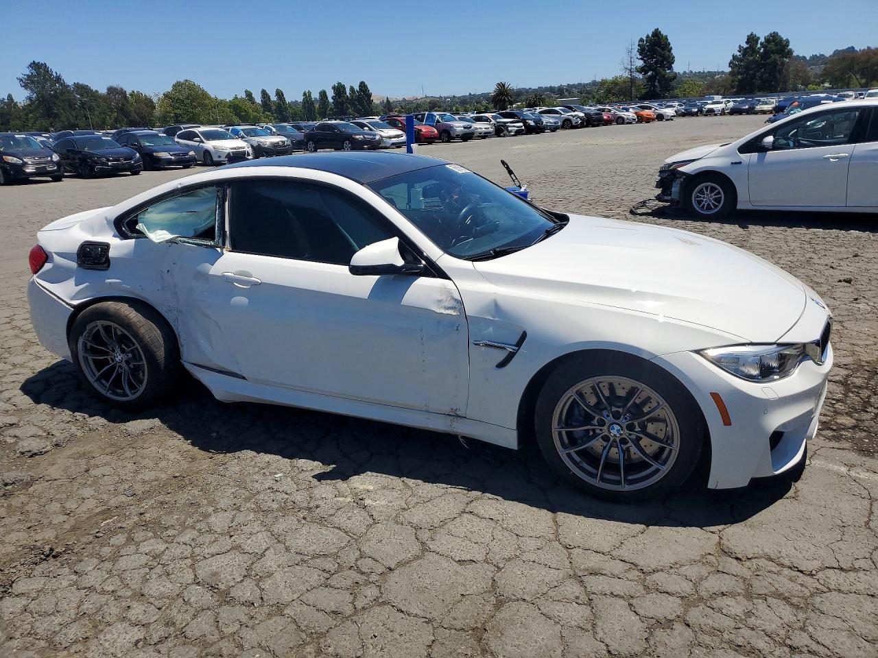 2015 Bmw M4 Белый vin: WBS3R9C58FK330070