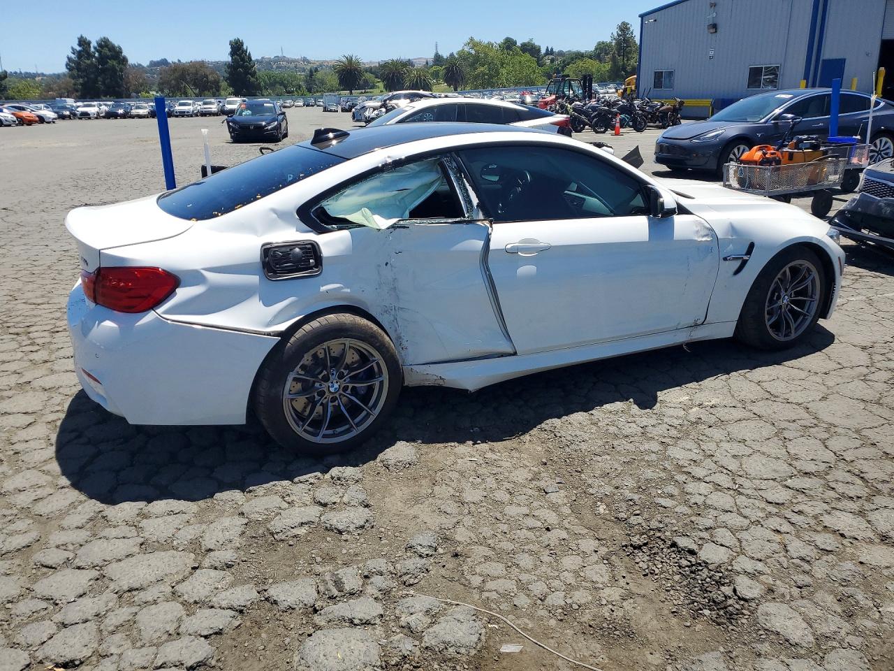 2015 Bmw M4 Белый vin: WBS3R9C58FK330070
