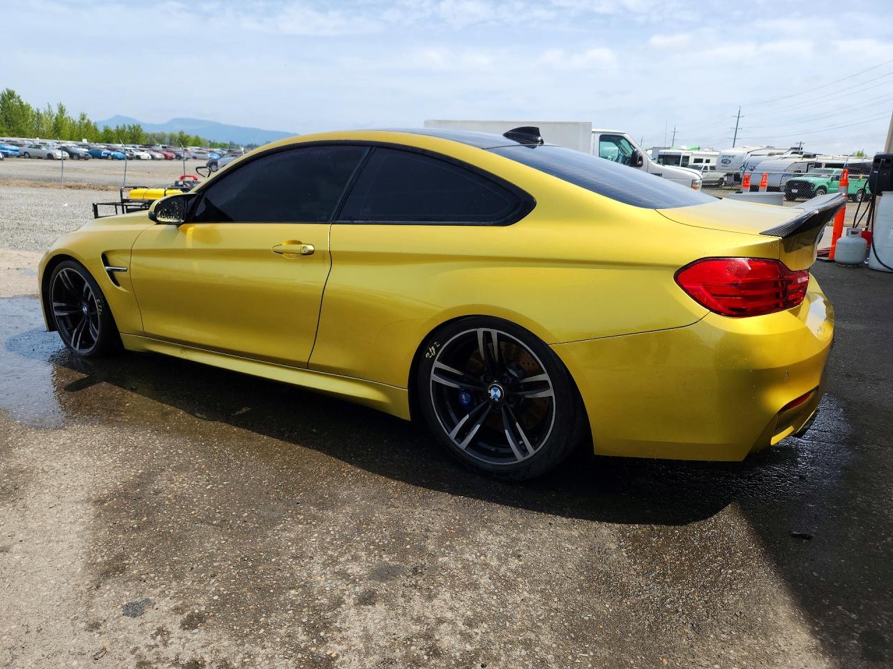 2015 Bmw M4 Competition Gold vin: WBS3R9C59FK332085