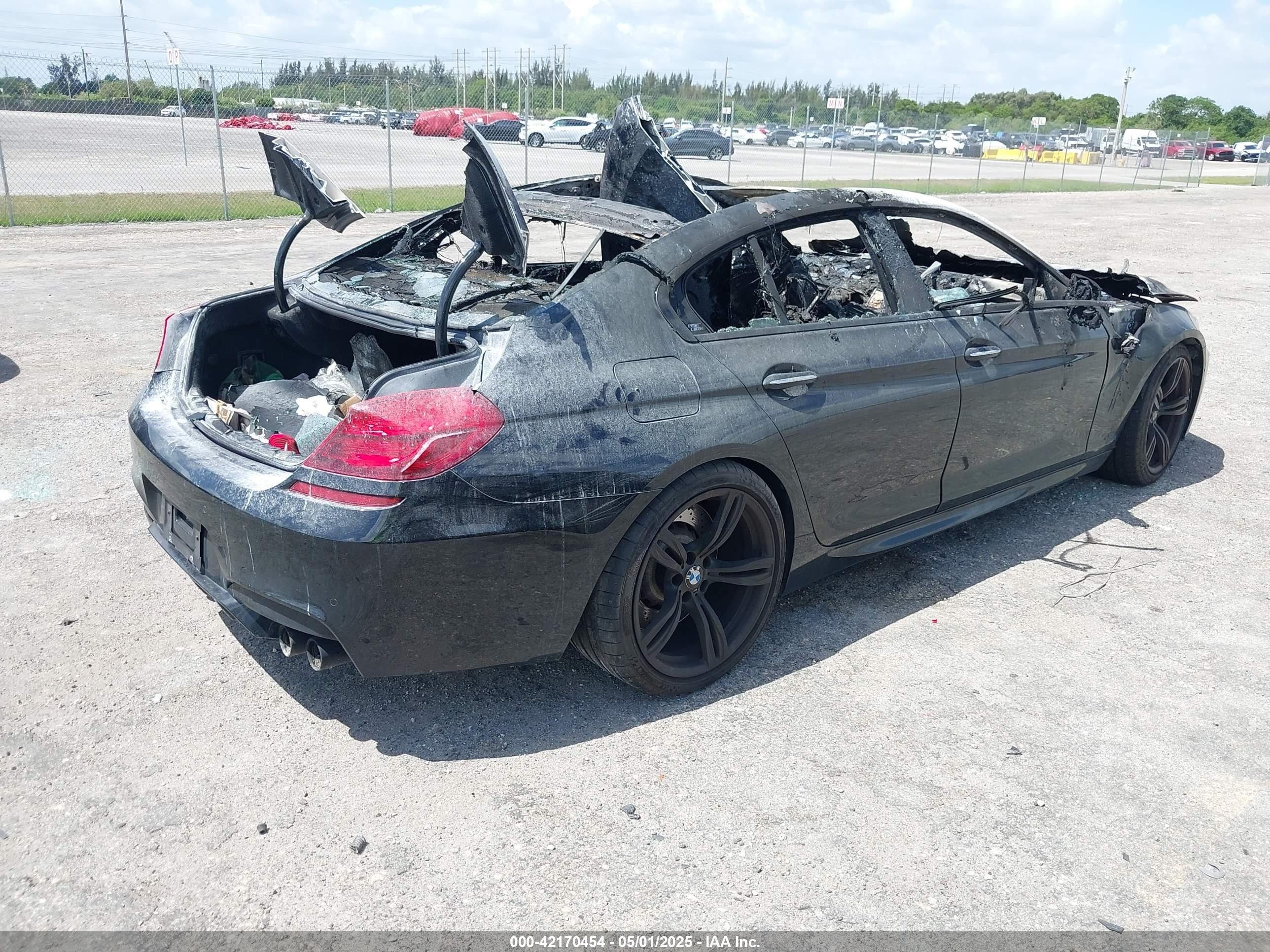 2019 Bmw M6   Black vin: WBS6E9C59KG808373