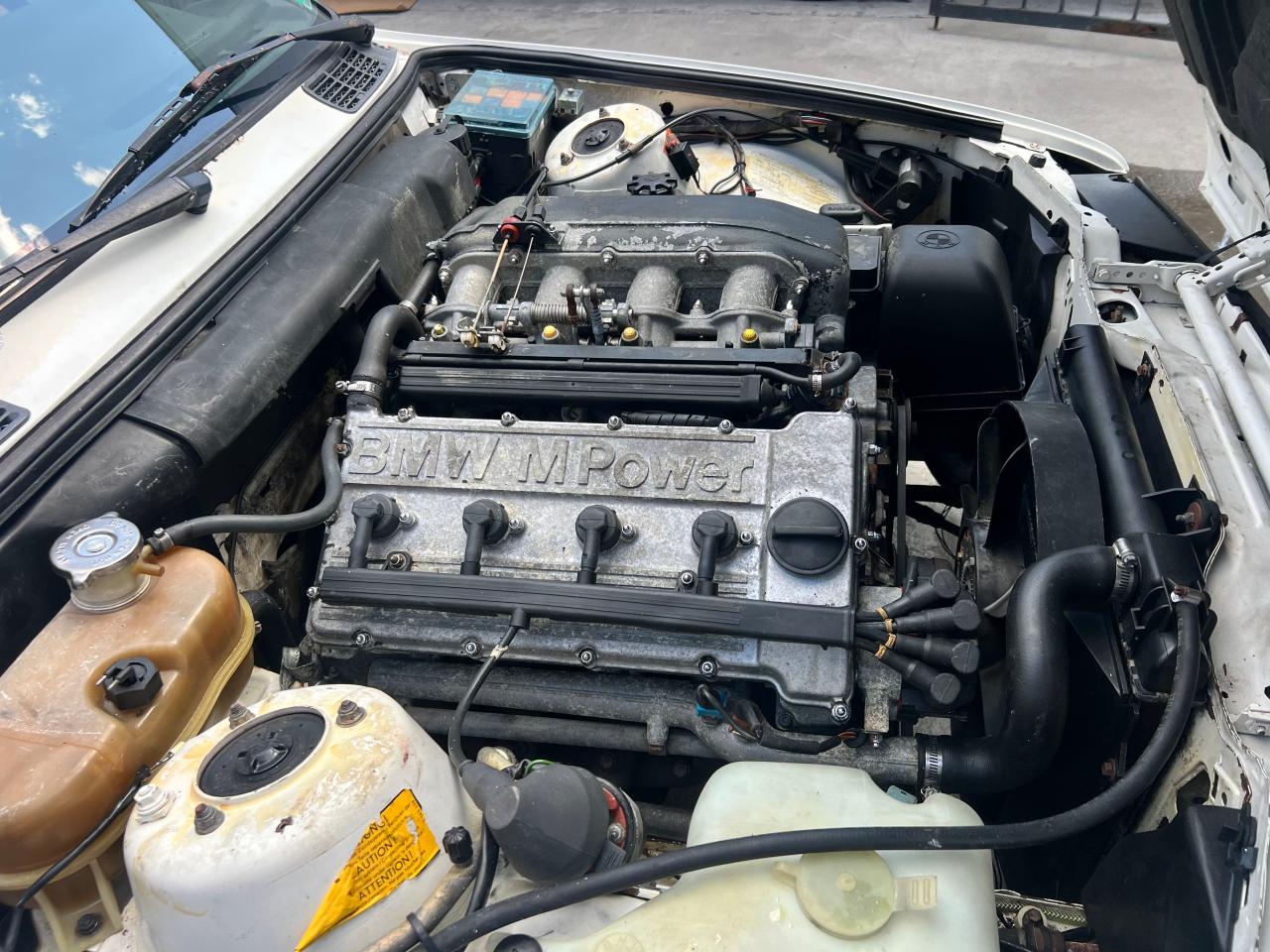 1988 Bmw M3 White vin: WBSAK0302J2195088
