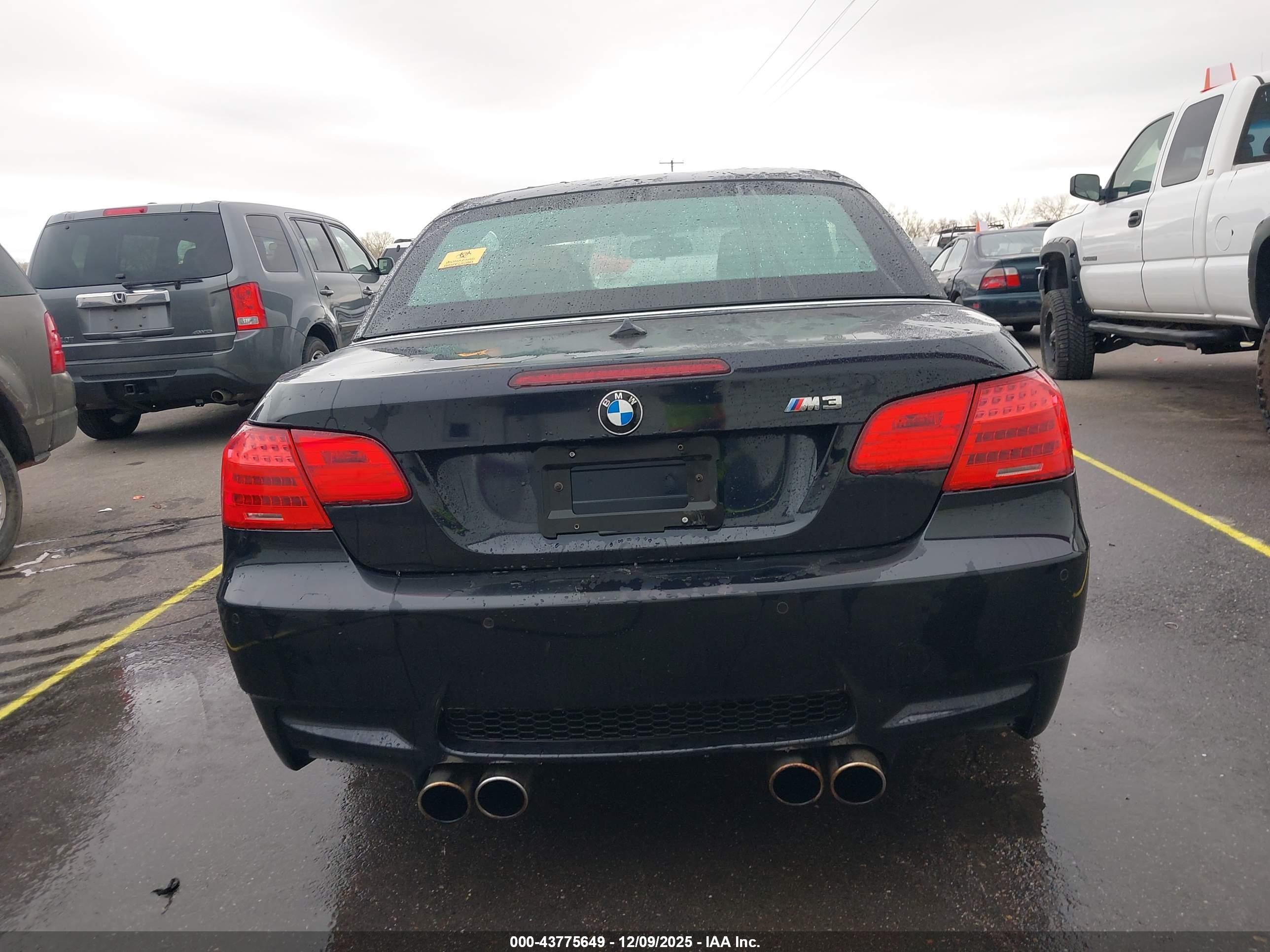 2011 Bmw M3   Black vin: WBSDX9C52BE585199
