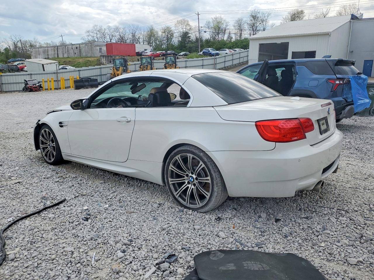 2011 Bmw M3 White vin: WBSDX9C53BE584501
