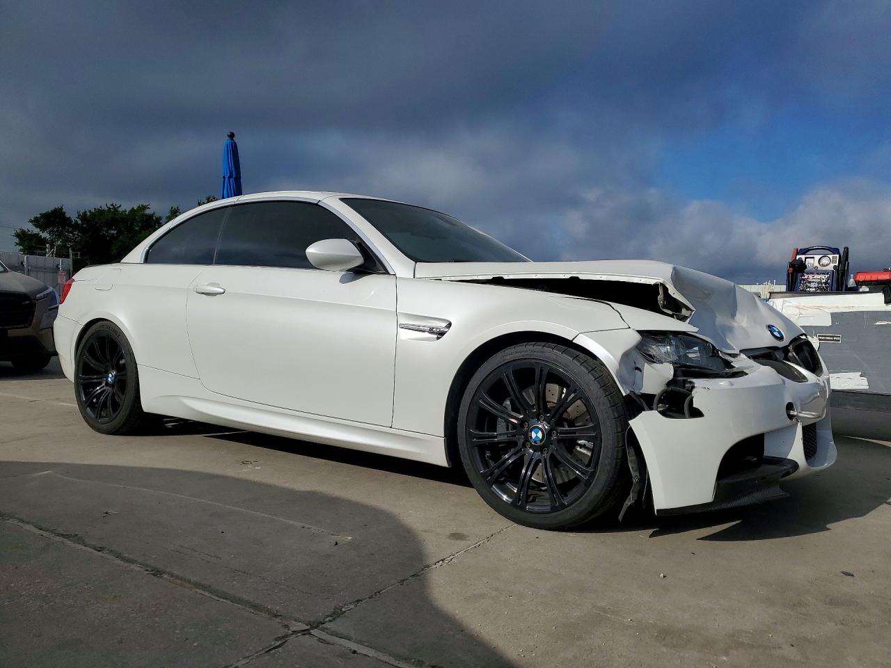 2013 Bmw M3 White vin: WBSDX9C53DE785947