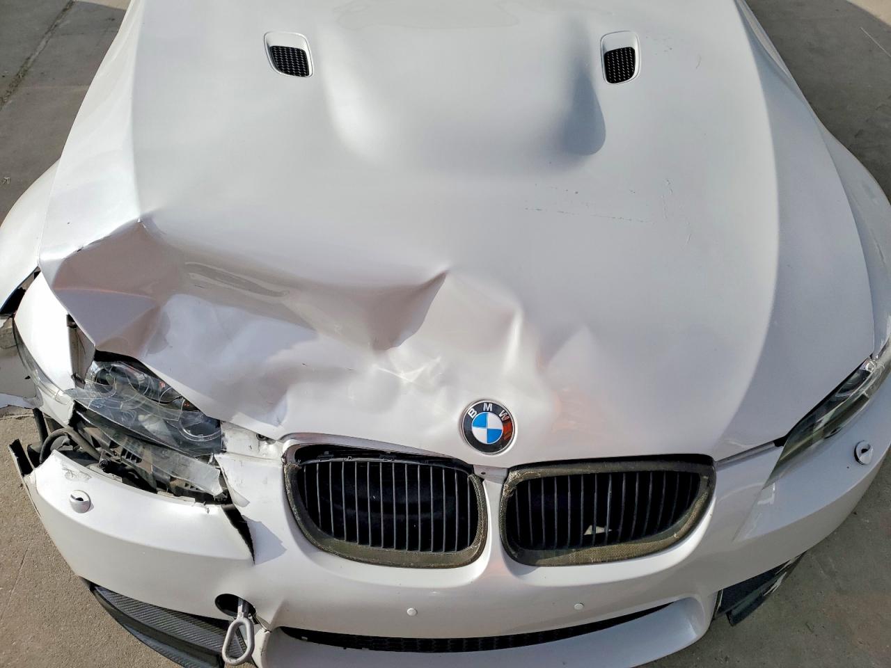 2013 Bmw M3 White vin: WBSDX9C53DE785947