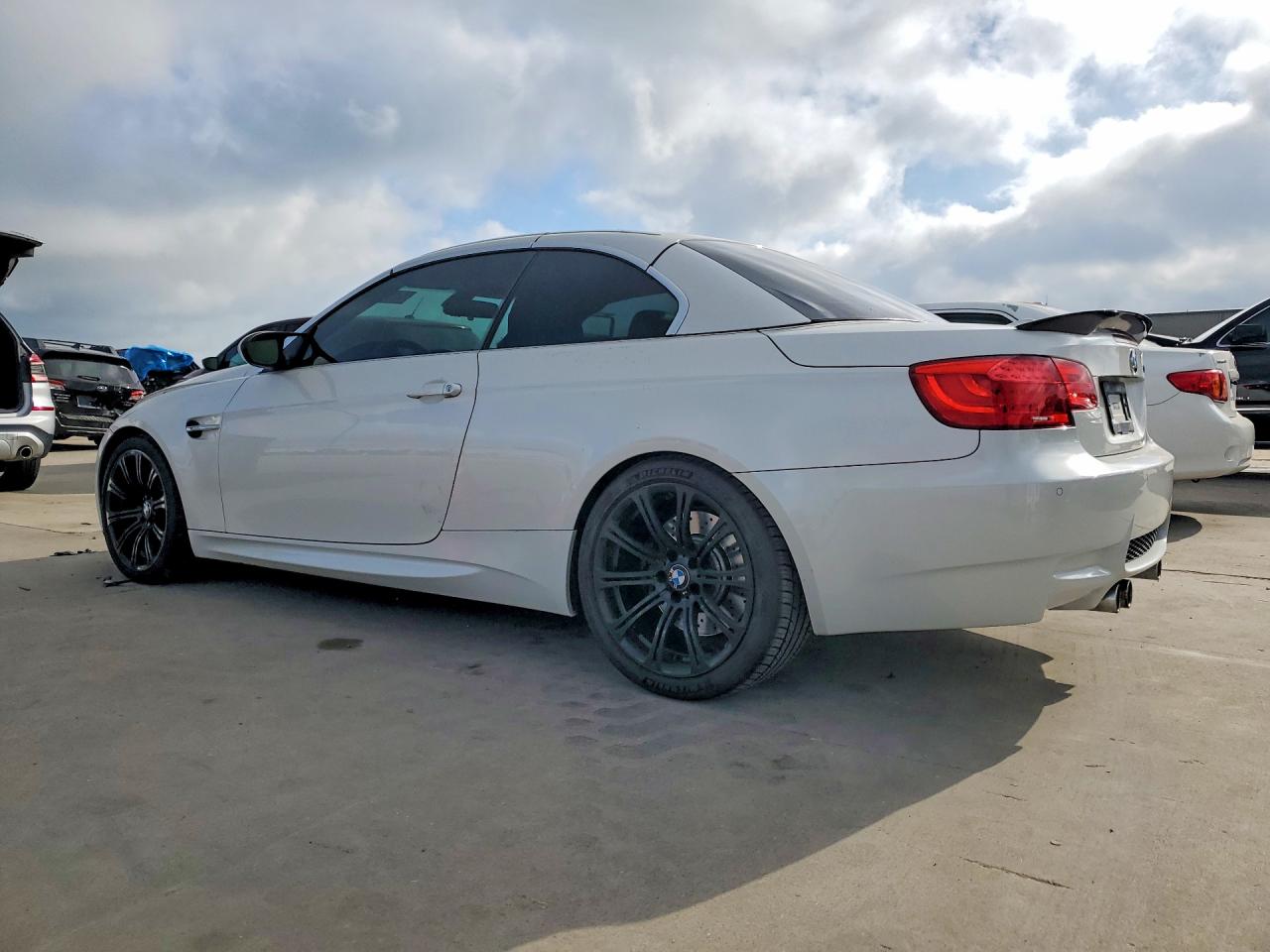 2013 Bmw M3 White vin: WBSDX9C53DE785947