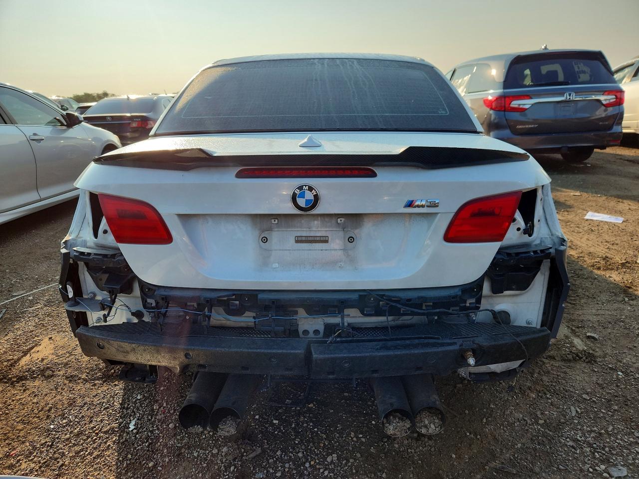 2011 Bmw M3 White vin: WBSDX9C56BE584556