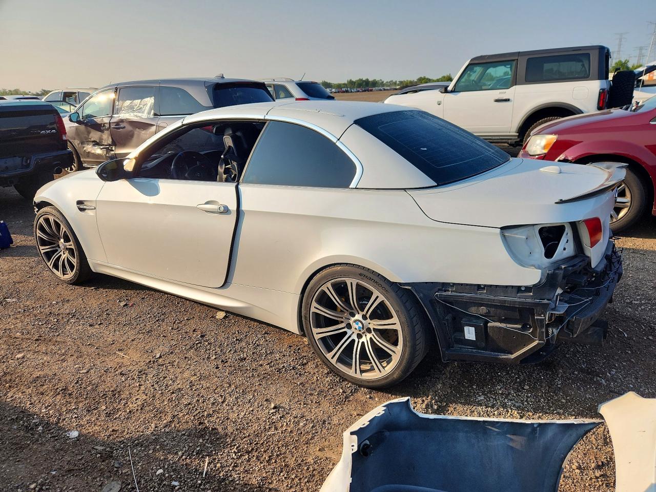2011 Bmw M3 White vin: WBSDX9C56BE584556