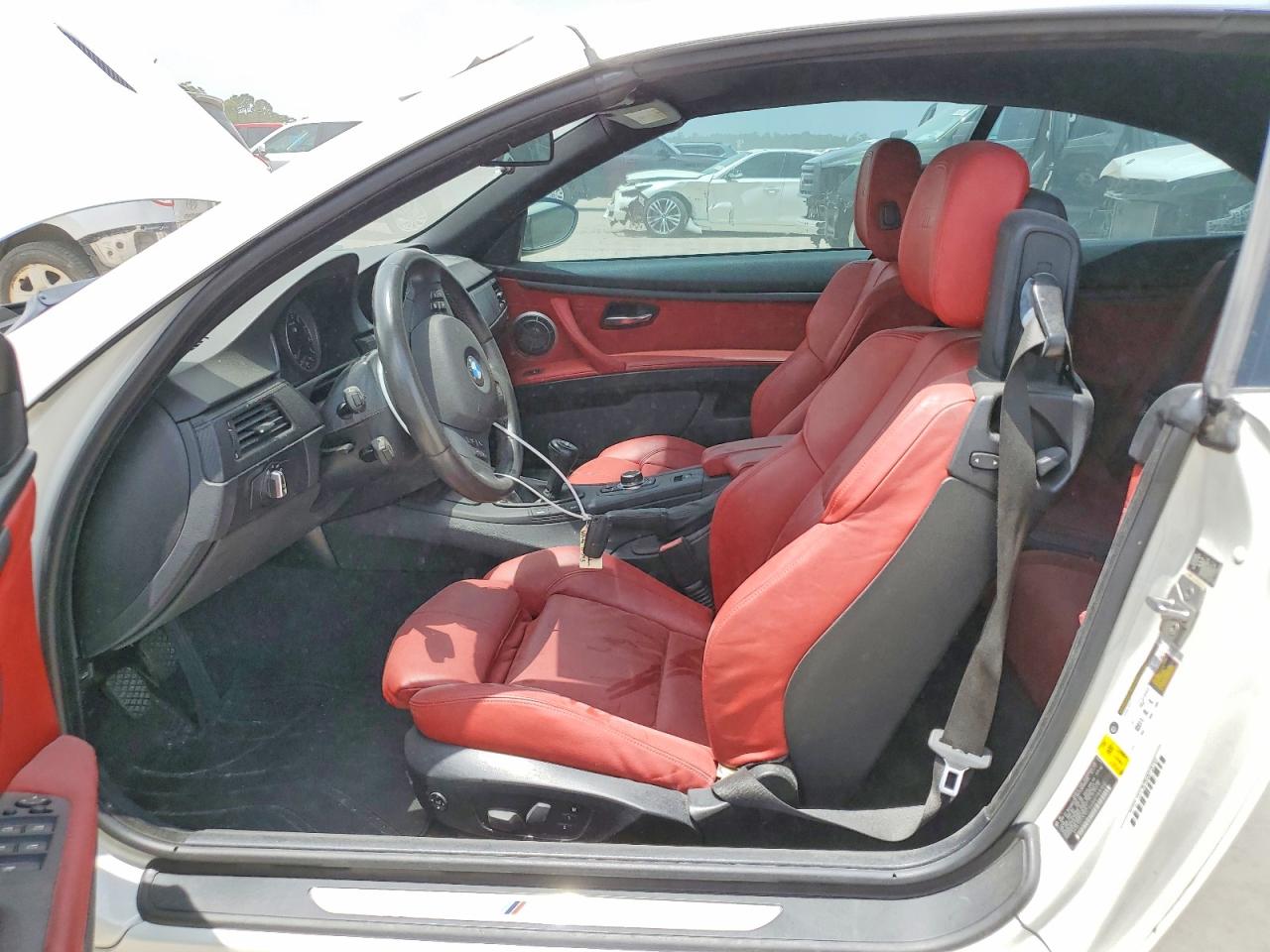 2011 Bmw M3 White vin: WBSDX9C56BE784160