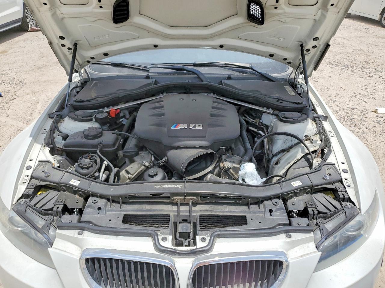 2011 Bmw M3 White vin: WBSDX9C56BE784160