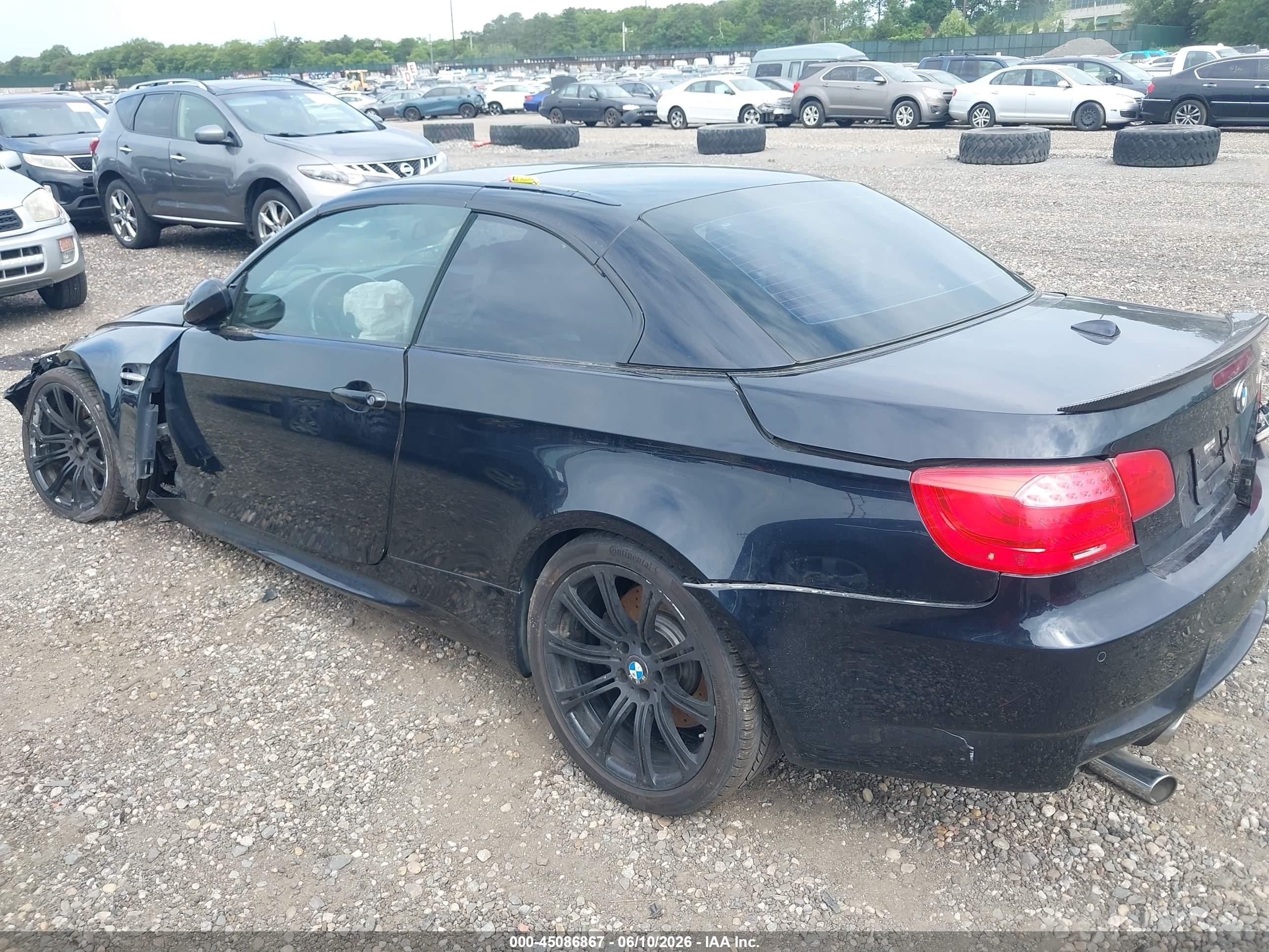 2011 Bmw M3   Black vin: WBSDX9C57BE584520