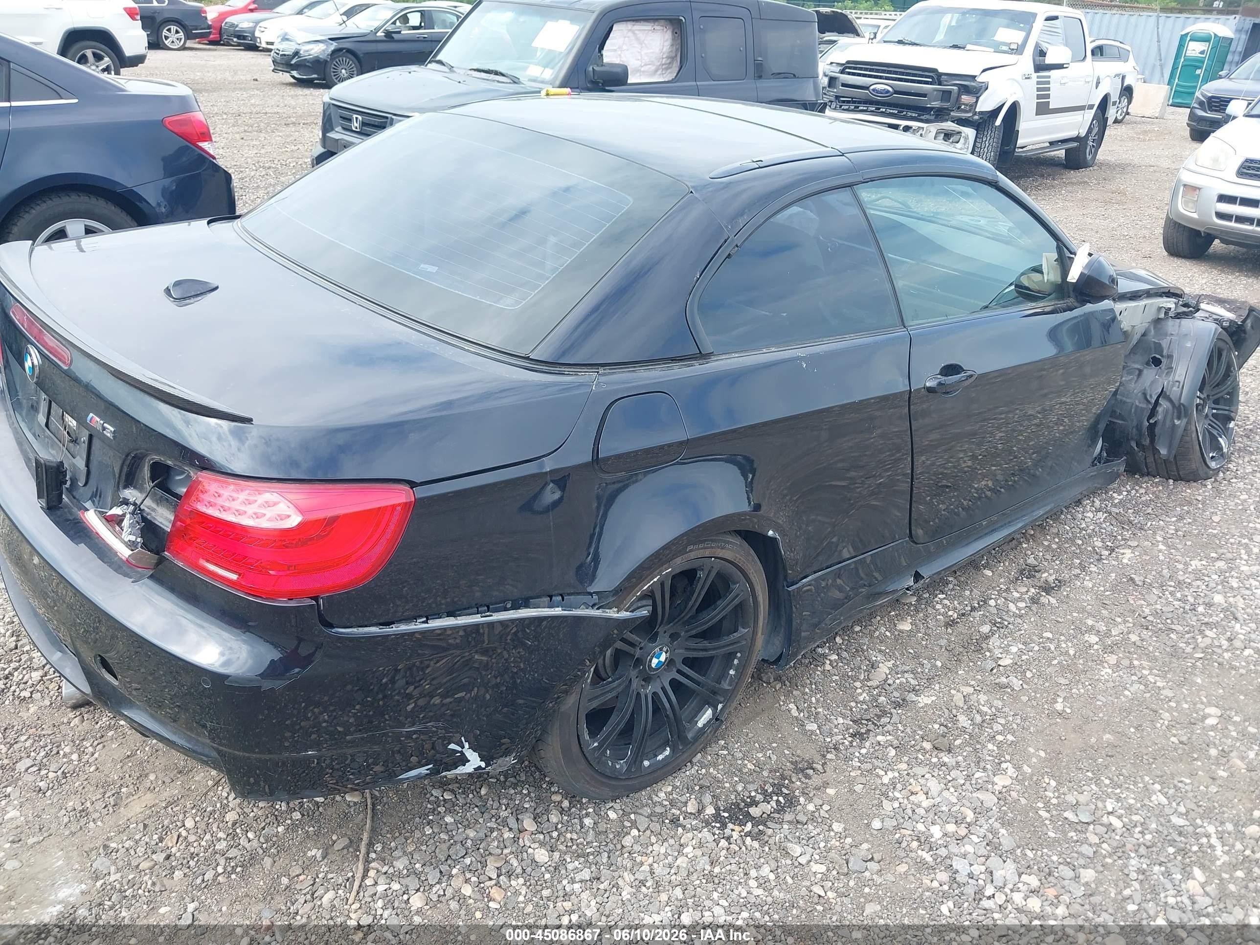 2011 Bmw M3   Black vin: WBSDX9C57BE584520