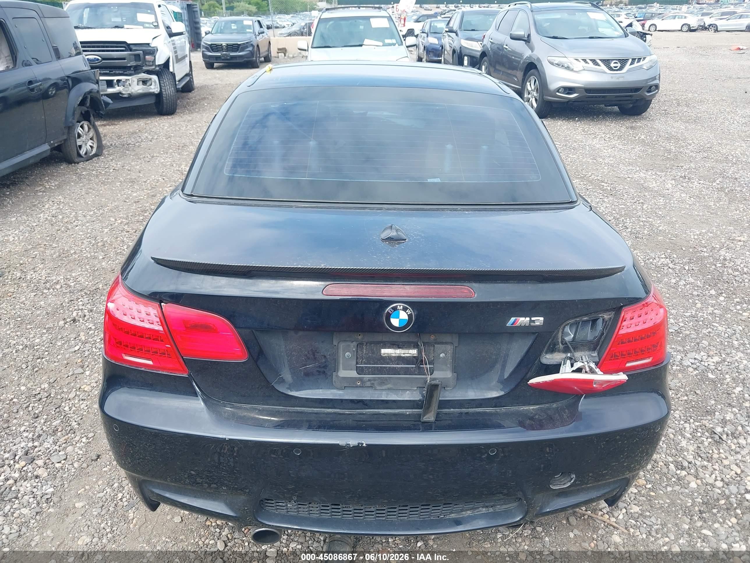 2011 Bmw M3   Black vin: WBSDX9C57BE584520