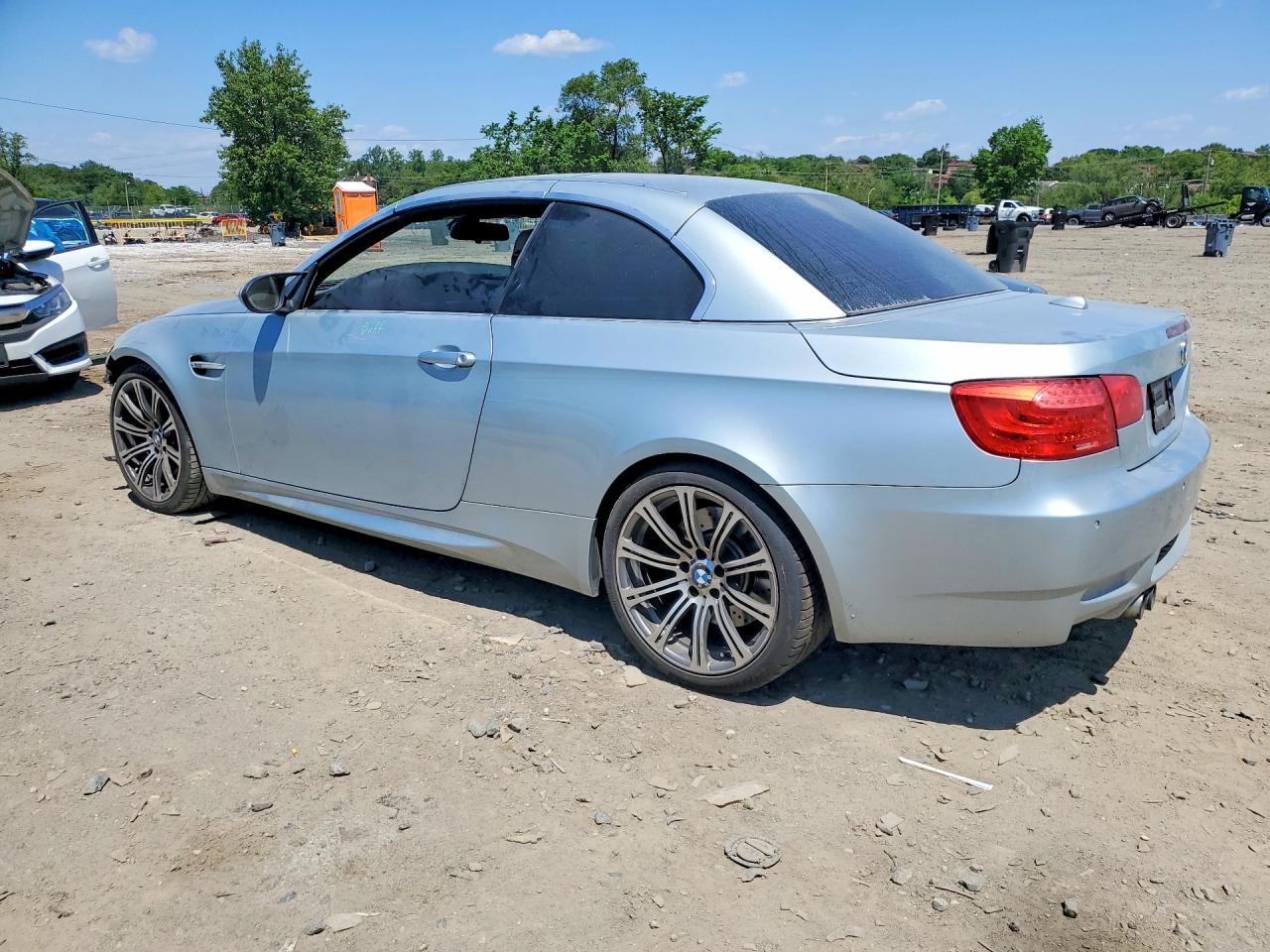 2011 Bmw M3 Silver vin: WBSDX9C58BE584381