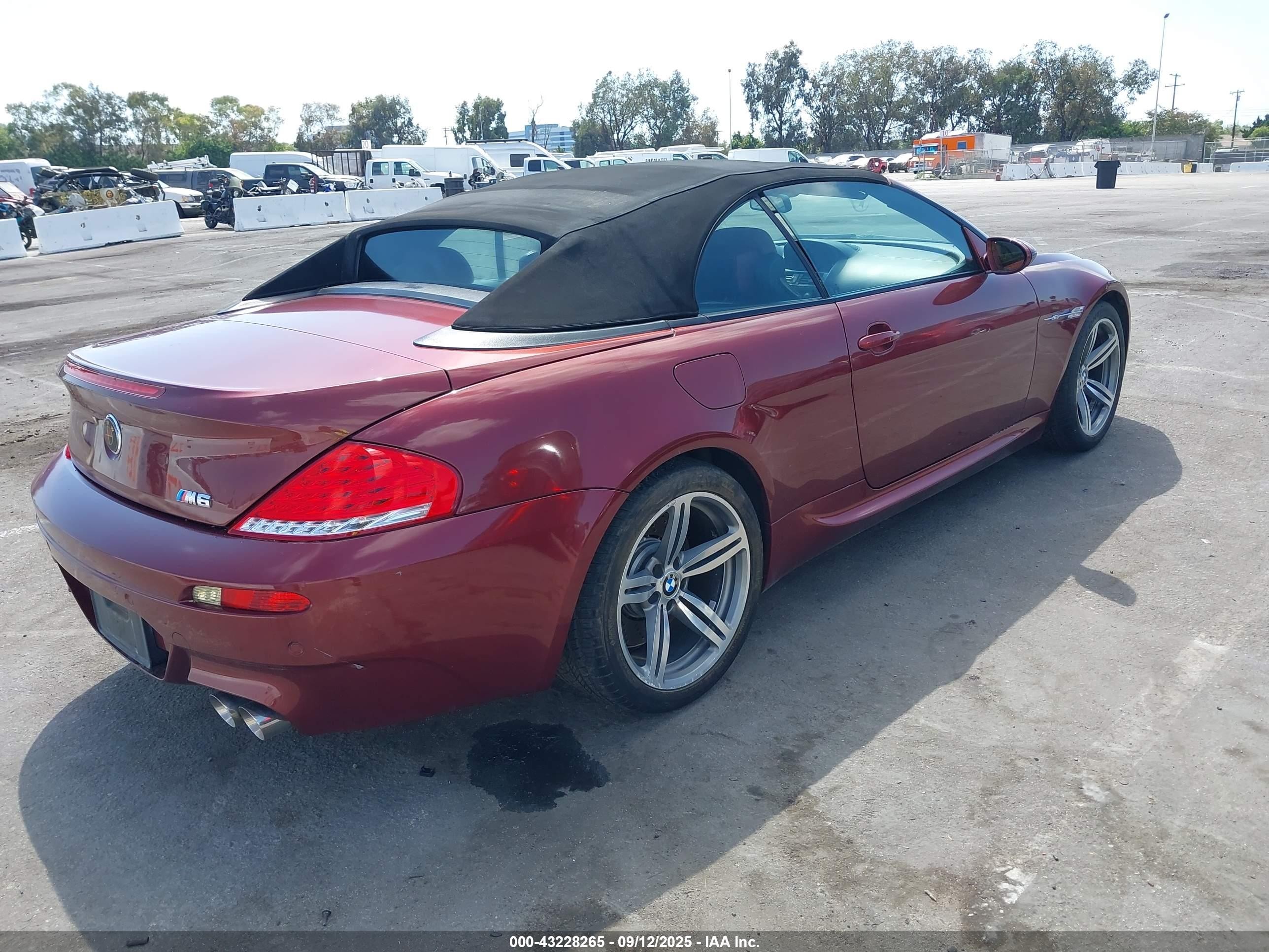 2008 Bmw M6   Maroon vin: WBSEK93588CY79469