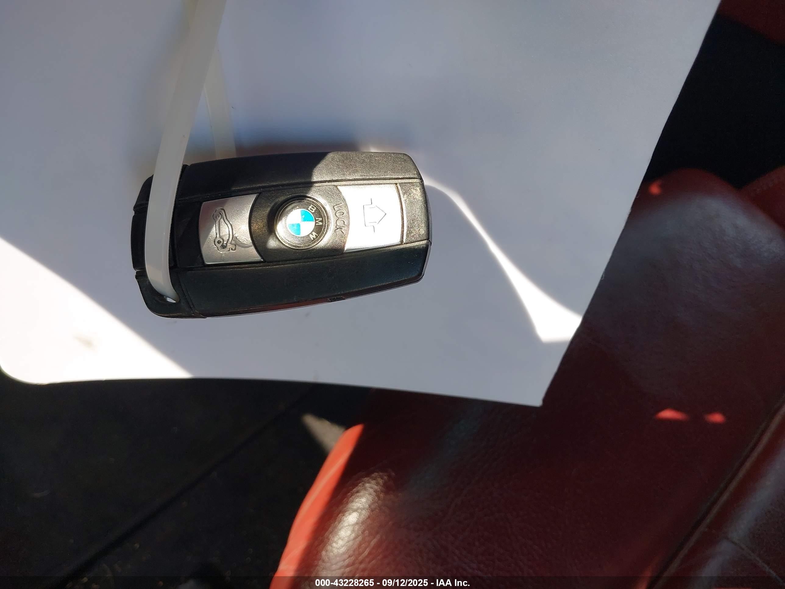2008 Bmw M6   Maroon vin: WBSEK93588CY79469