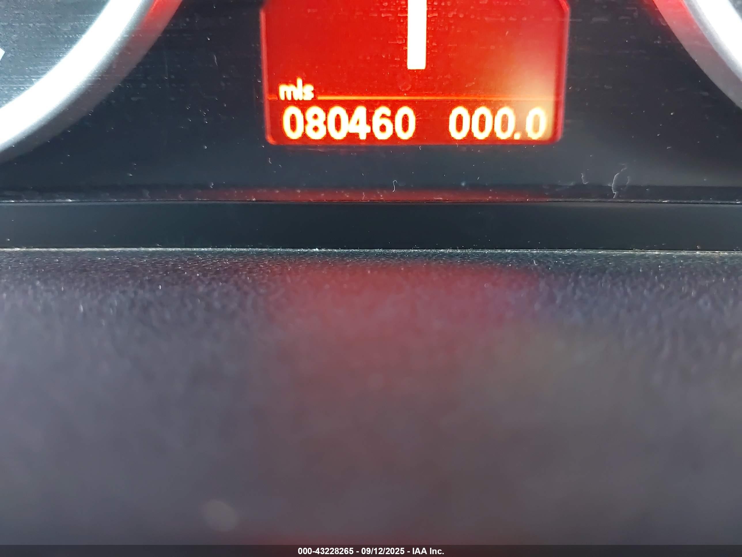 2008 Bmw M6   Maroon vin: WBSEK93588CY79469