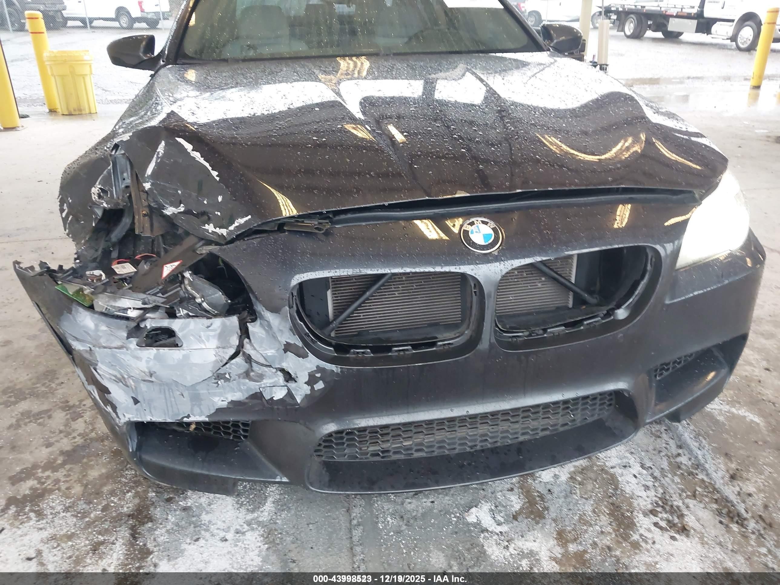 2013 Bmw M5   Gray vin: WBSFV9C51DD096381