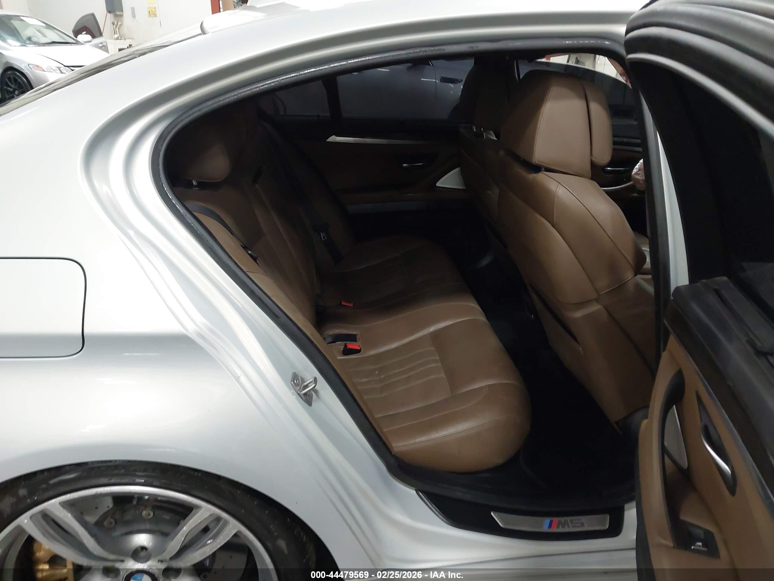 2014 Bmw M5   Silver vin: WBSFV9C51ED593223