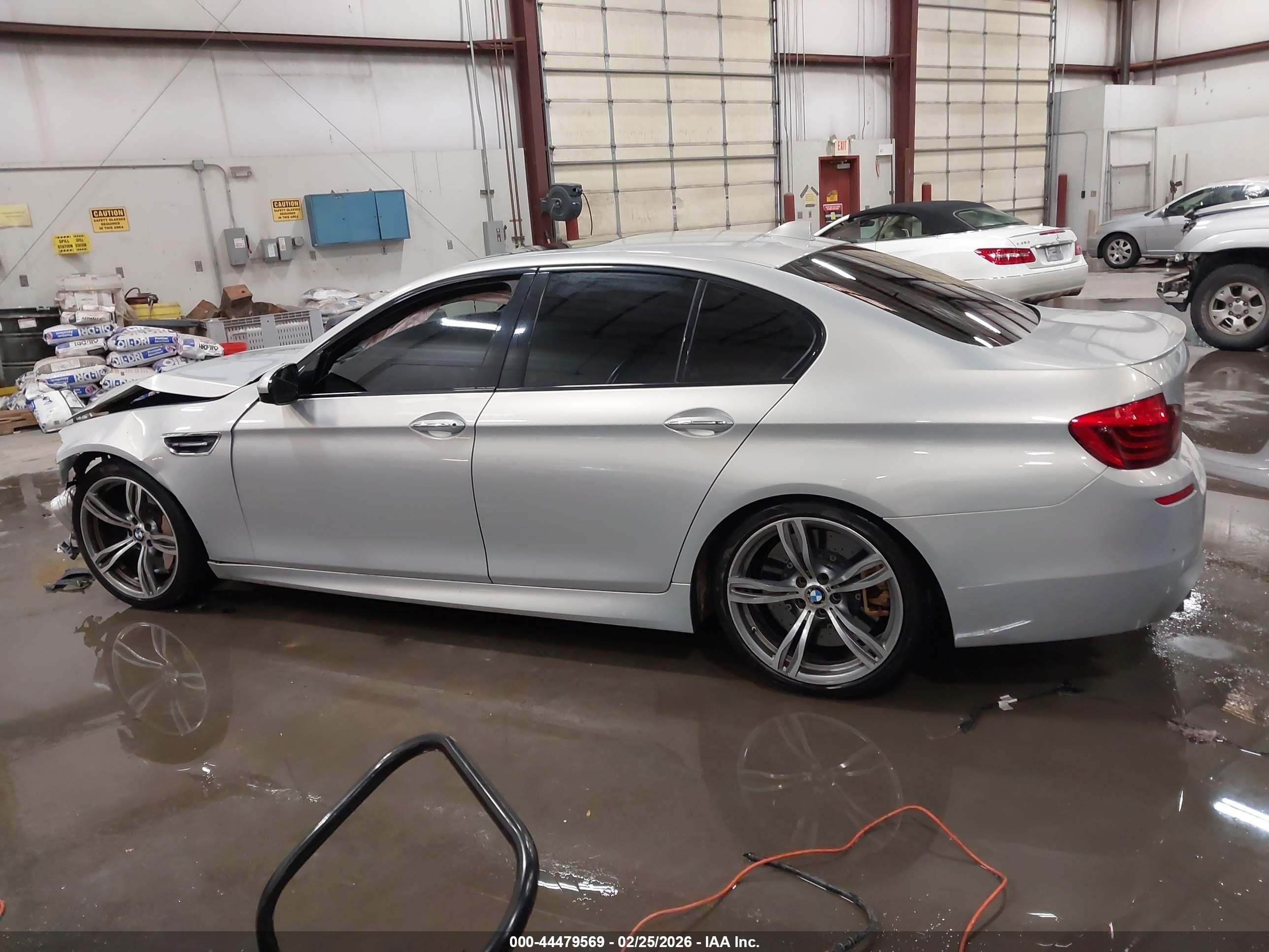 2014 Bmw M5   Silver vin: WBSFV9C51ED593223