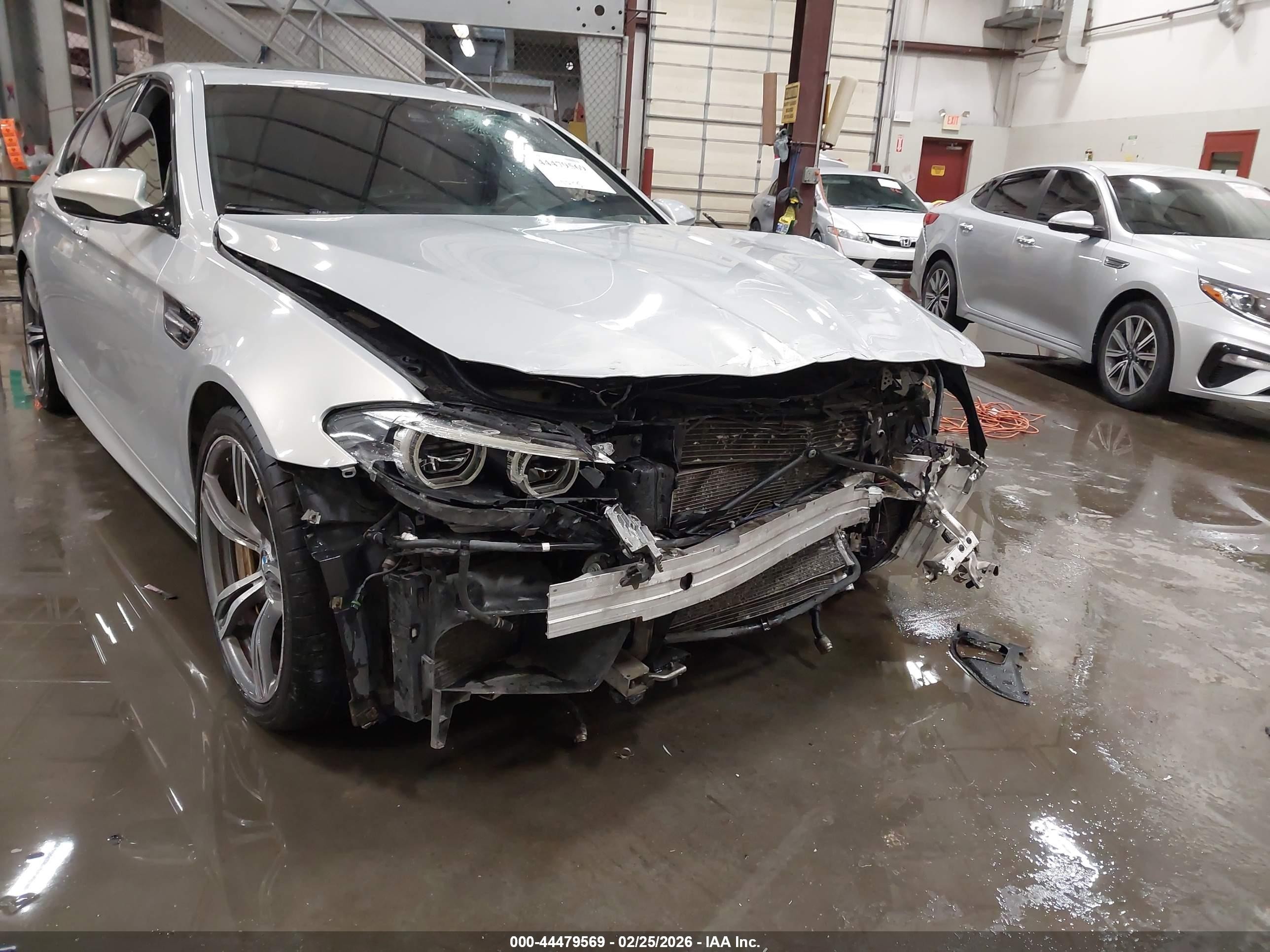 2014 Bmw M5   Silver vin: WBSFV9C51ED593223