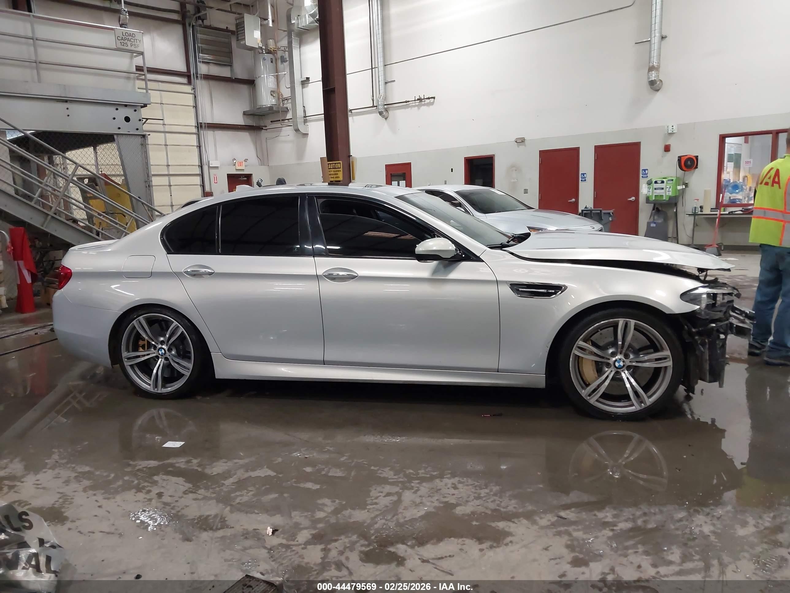 2014 Bmw M5   Silver vin: WBSFV9C51ED593223