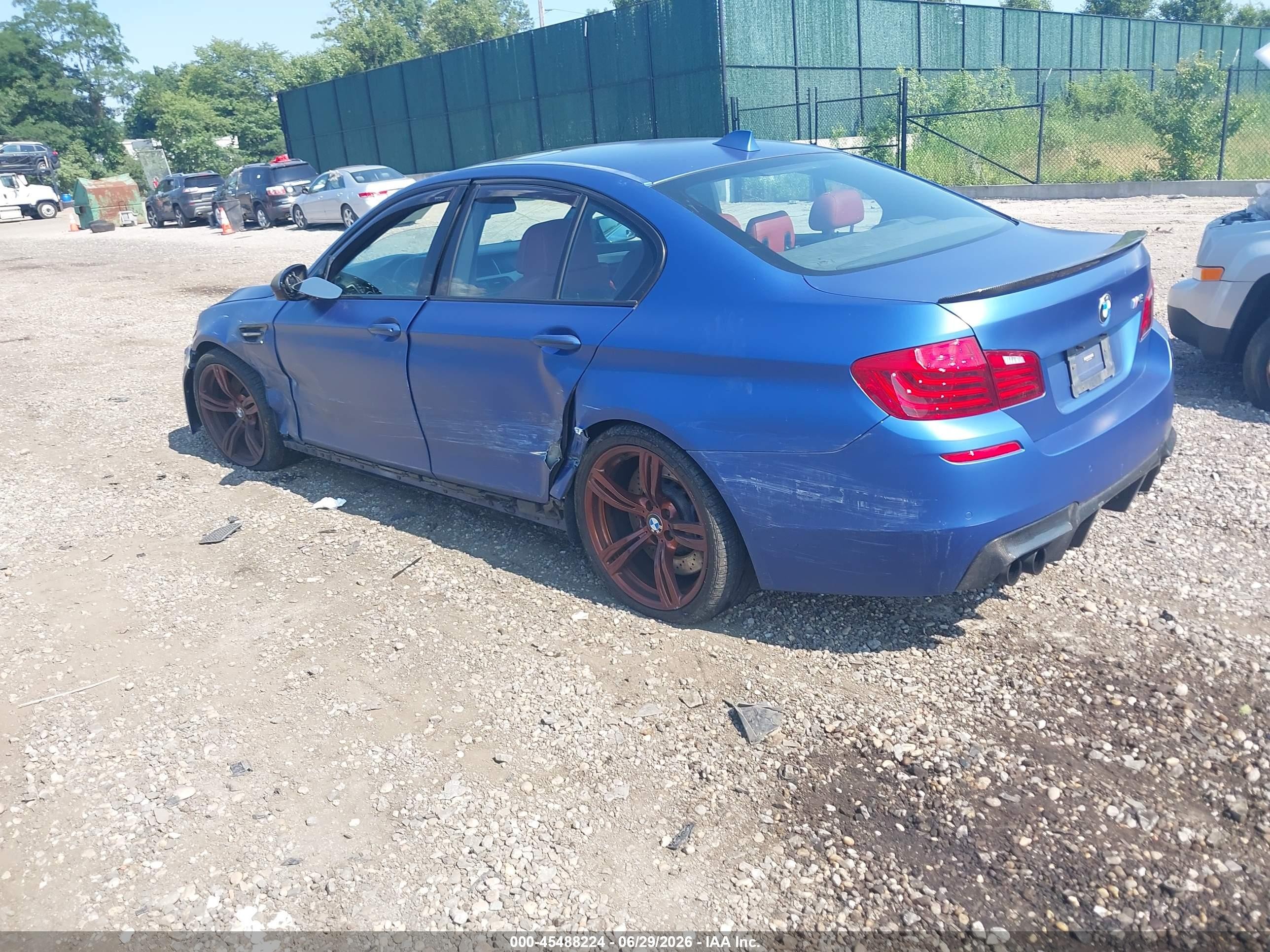 2014 Bmw M5   Blue vin: WBSFV9C51ED593867