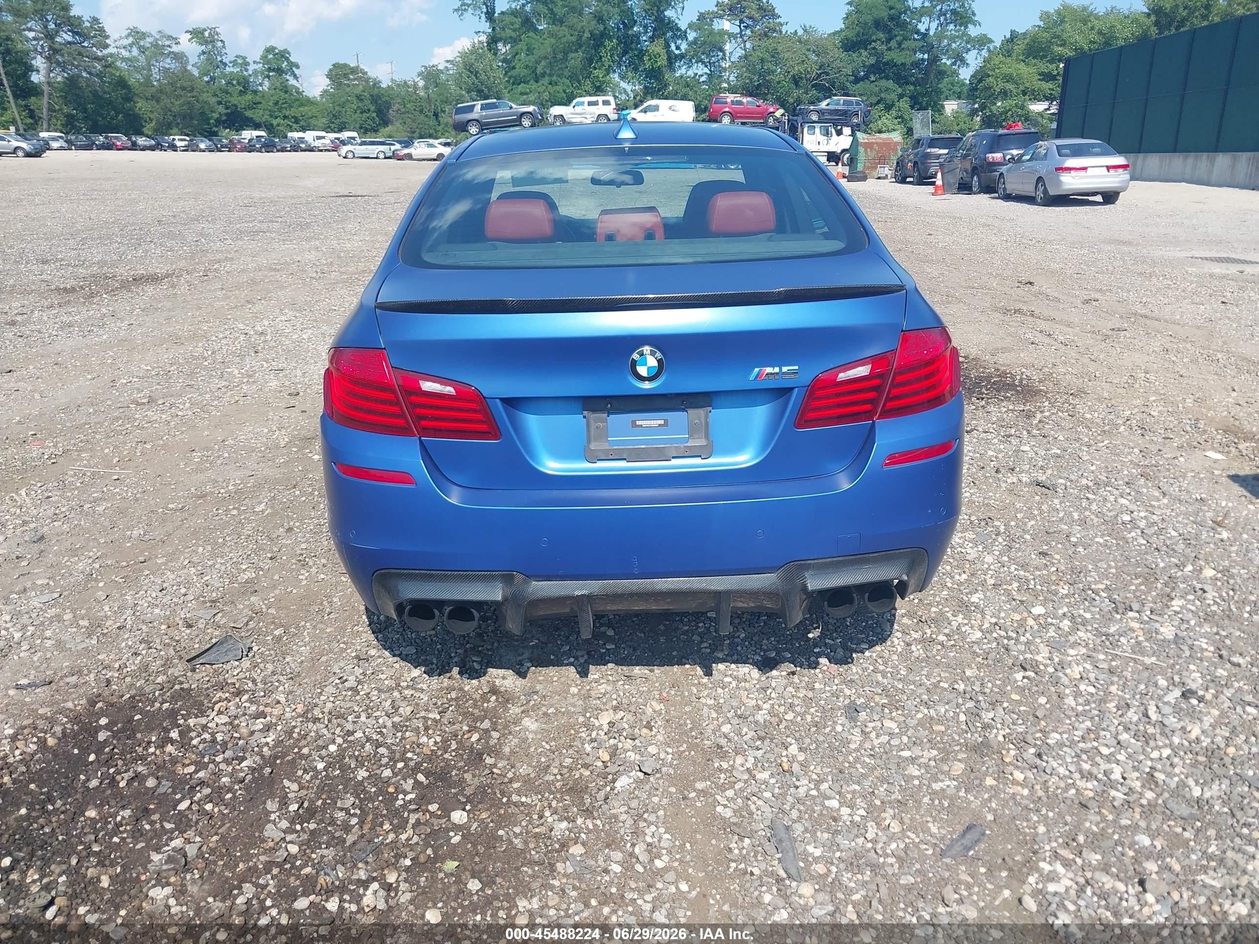 2014 Bmw M5   Blue vin: WBSFV9C51ED593867