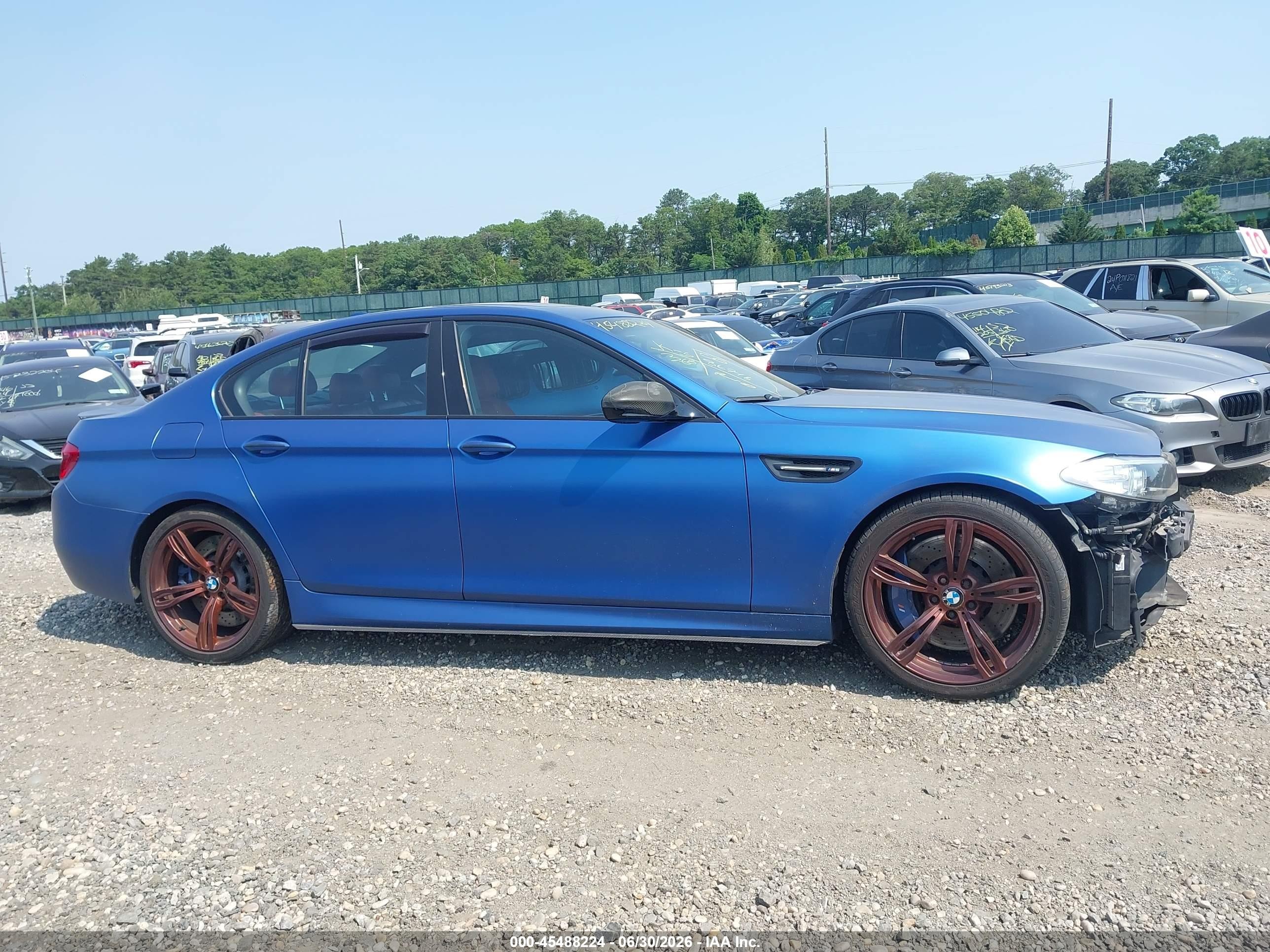 2014 Bmw M5   Blue vin: WBSFV9C51ED593867