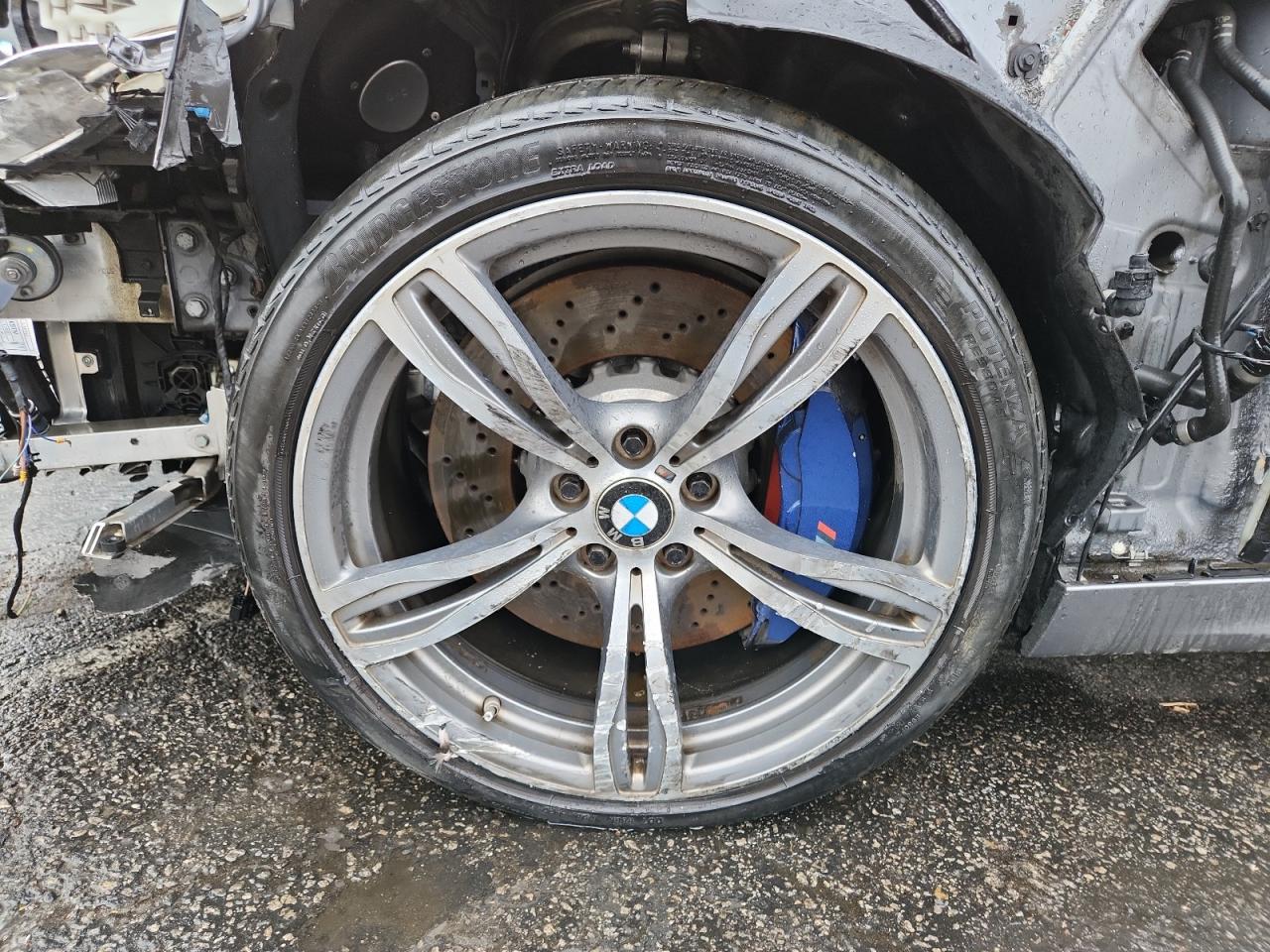 2013 Bmw M5 Gray vin: WBSFV9C52DC773377 Damage: Left Front Wheel, Curb Rash, > 12 Inches