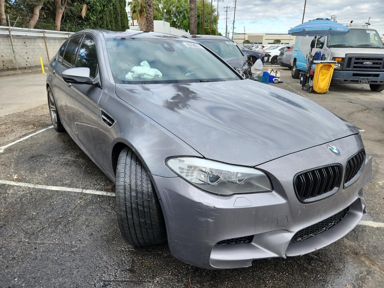 2013 Bmw M5 Gray vin: WBSFV9C52DC773377 Damage: Right Front Tire, Worn, Replacement Required