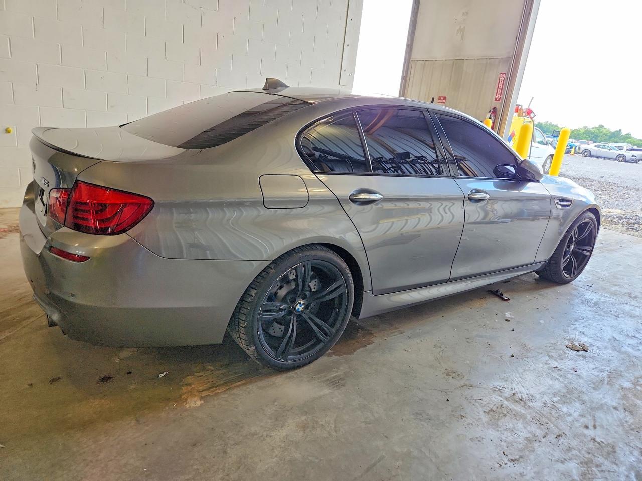 2013 Bmw M5 Gray vin: WBSFV9C54DC773316