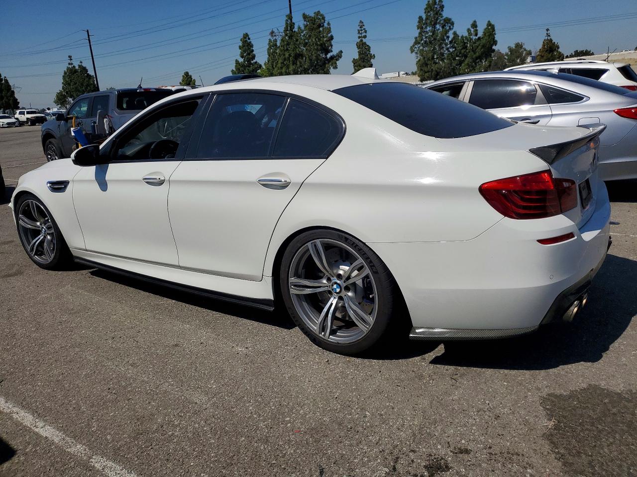 2014 Bmw M5 White vin: WBSFV9C54ED097574