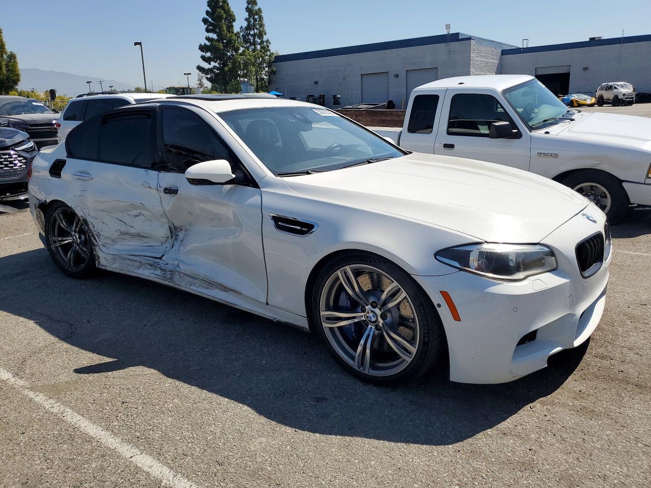 2014 Bmw M5 White vin: WBSFV9C54ED097574