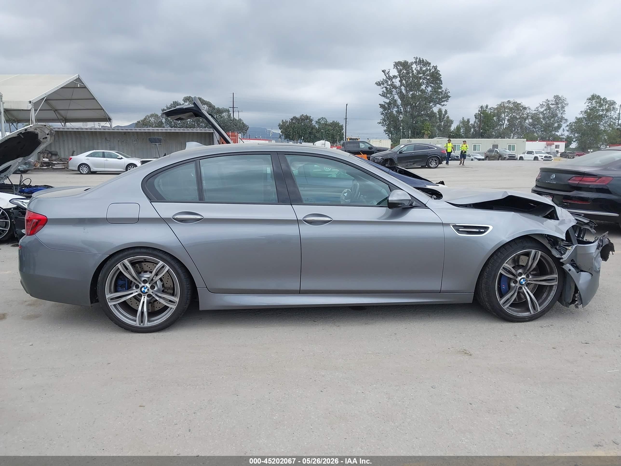 2014 Bmw M5   Gray vin: WBSFV9C54ED594057