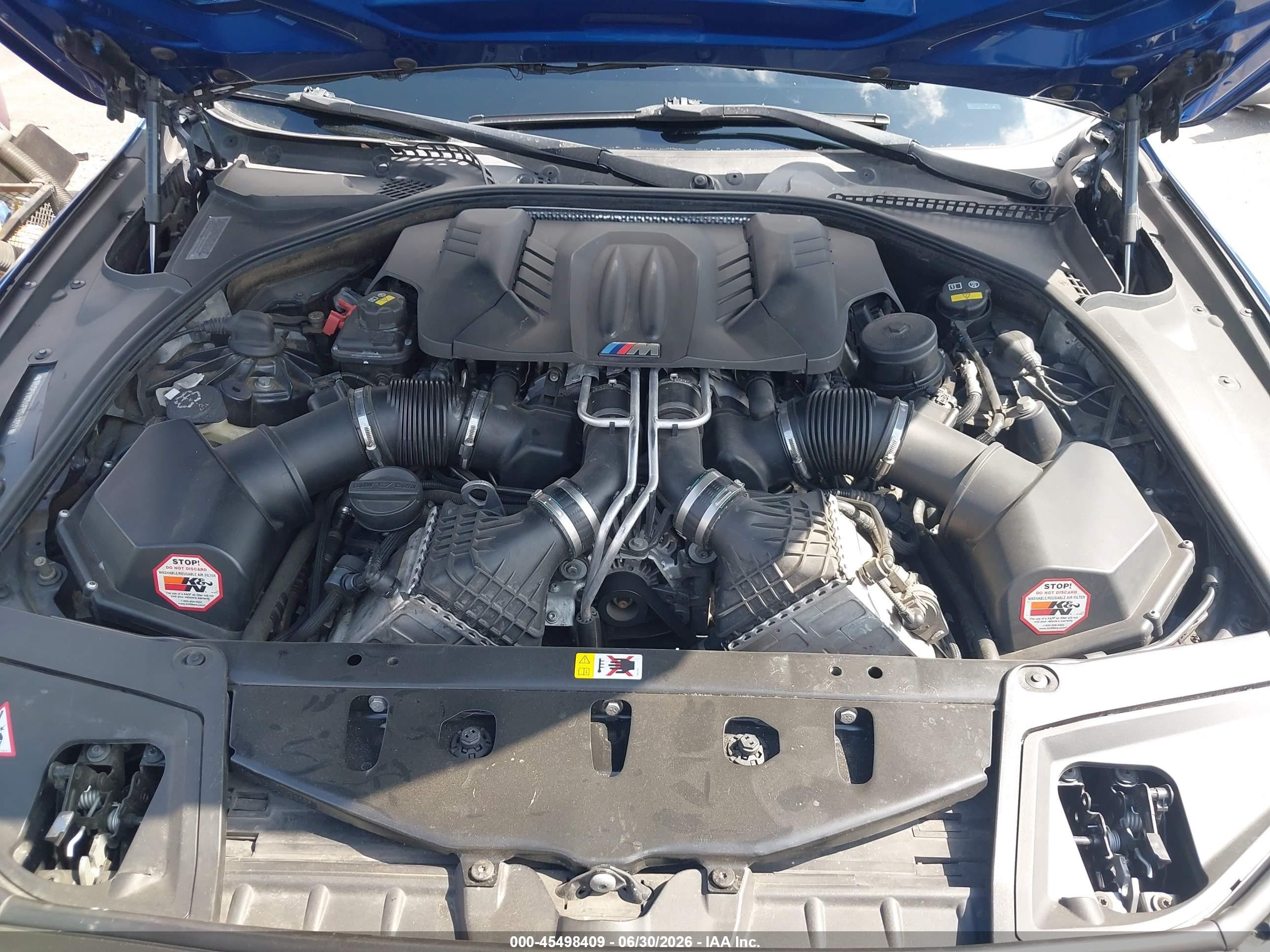 2015 Bmw M5   Blue vin: WBSFV9C54FD594657