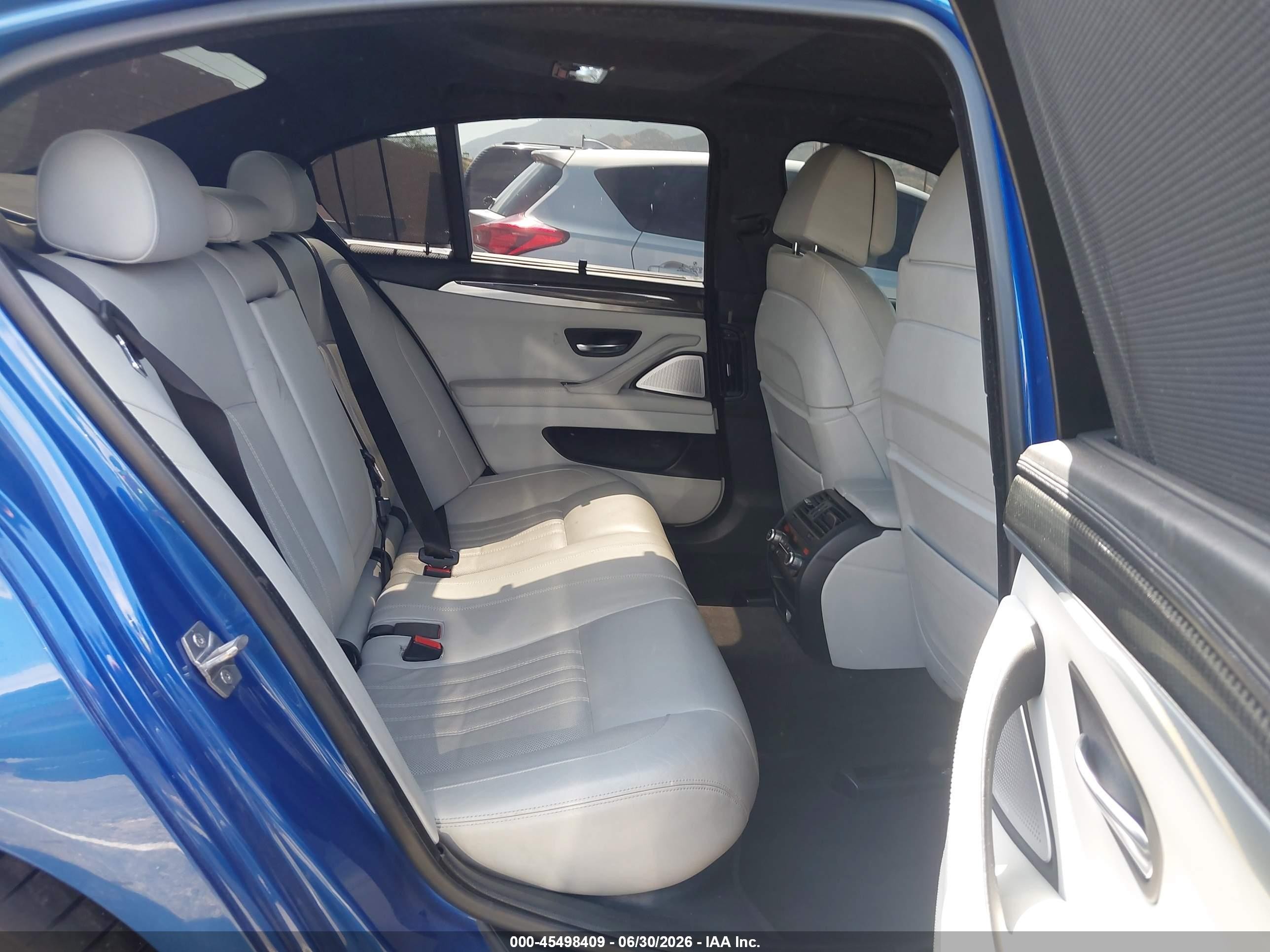 2015 Bmw M5   Blue vin: WBSFV9C54FD594657