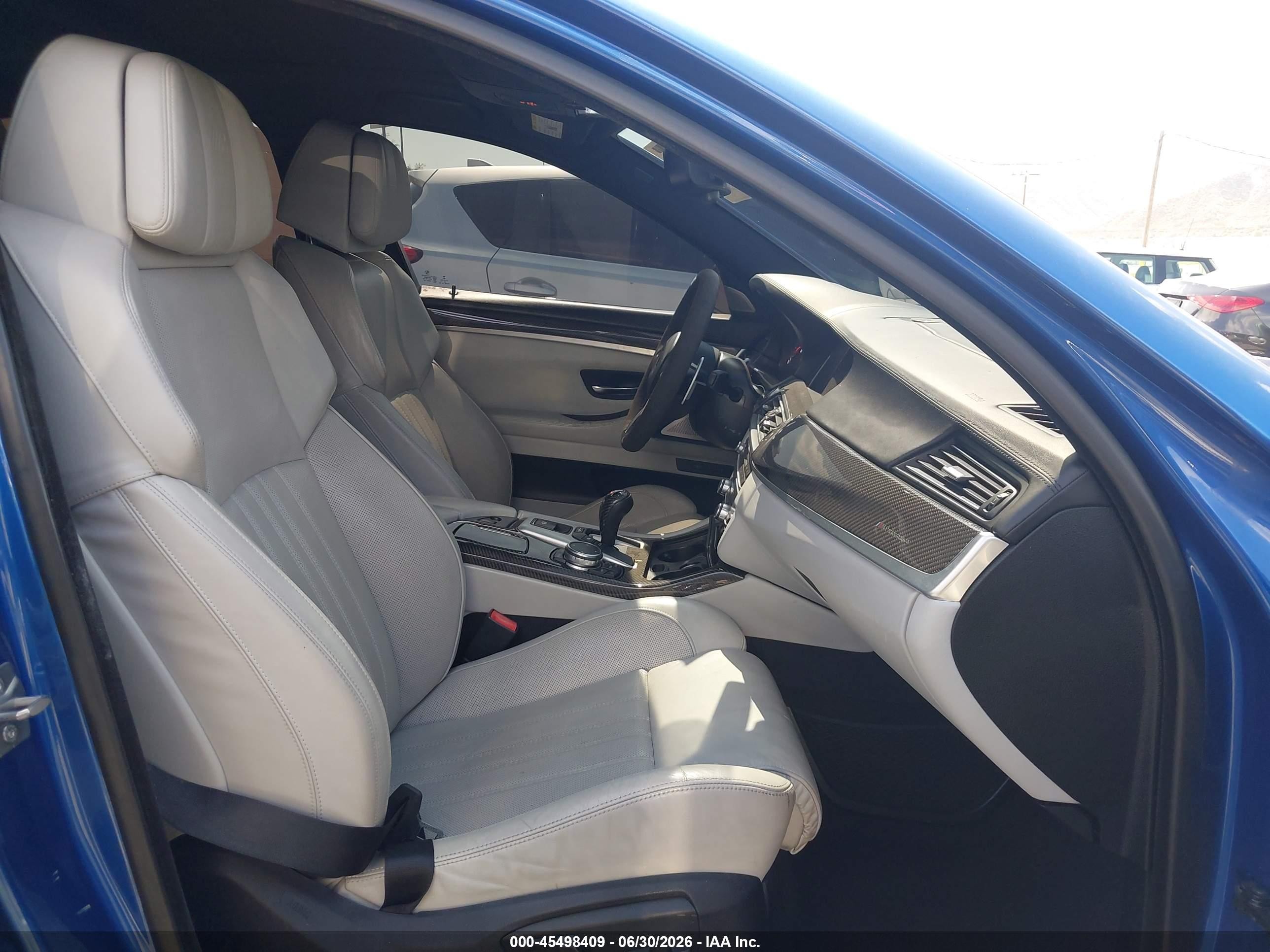 2015 Bmw M5   Blue vin: WBSFV9C54FD594657