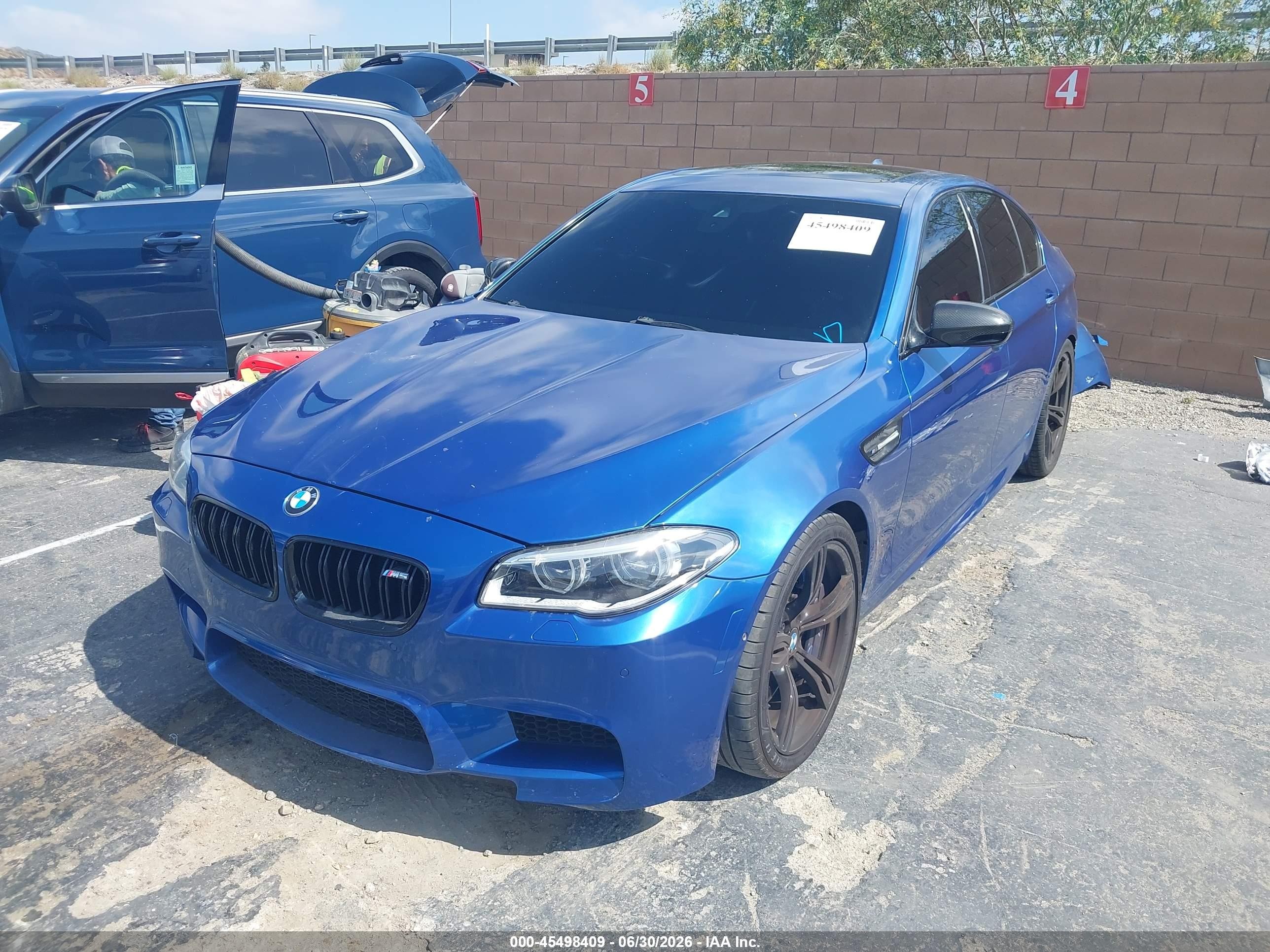 2015 Bmw M5   Blue vin: WBSFV9C54FD594657