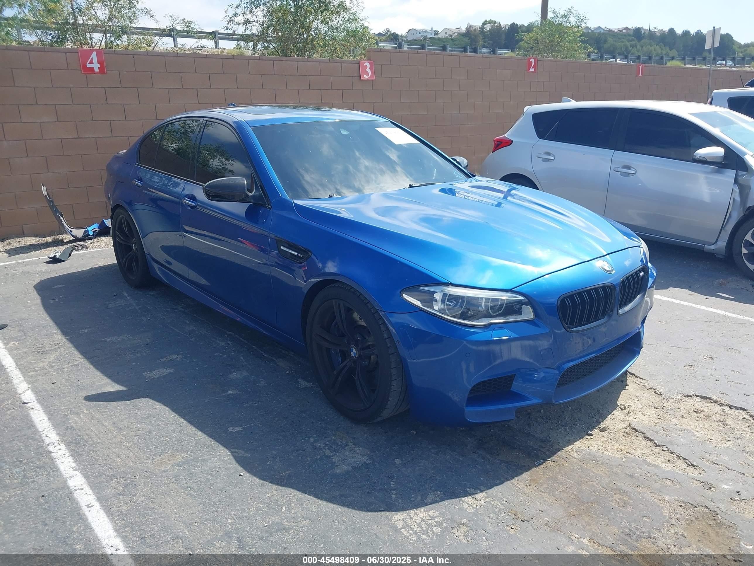 2015 Bmw M5   Blue vin: WBSFV9C54FD594657