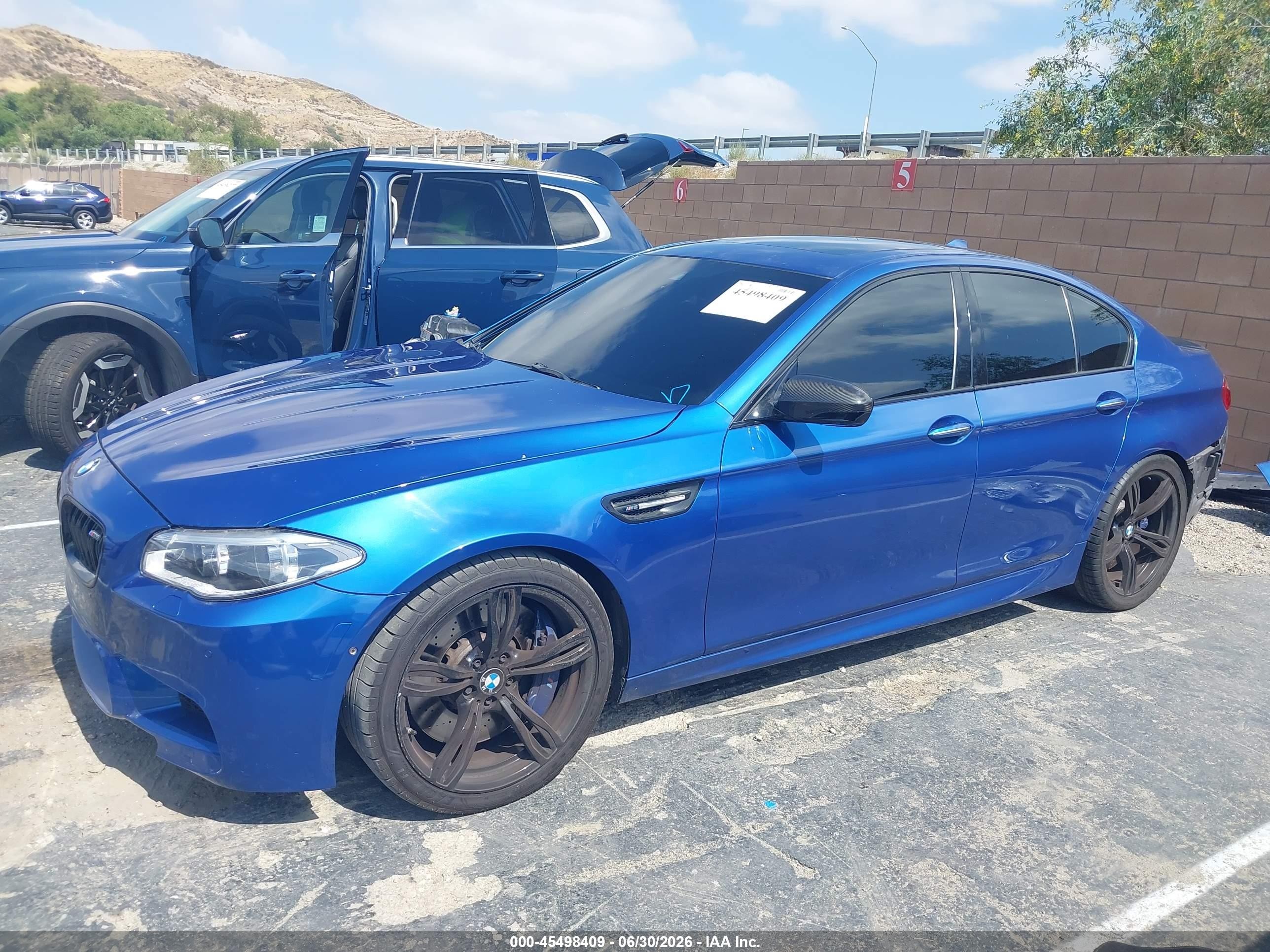 2015 Bmw M5   Blue vin: WBSFV9C54FD594657